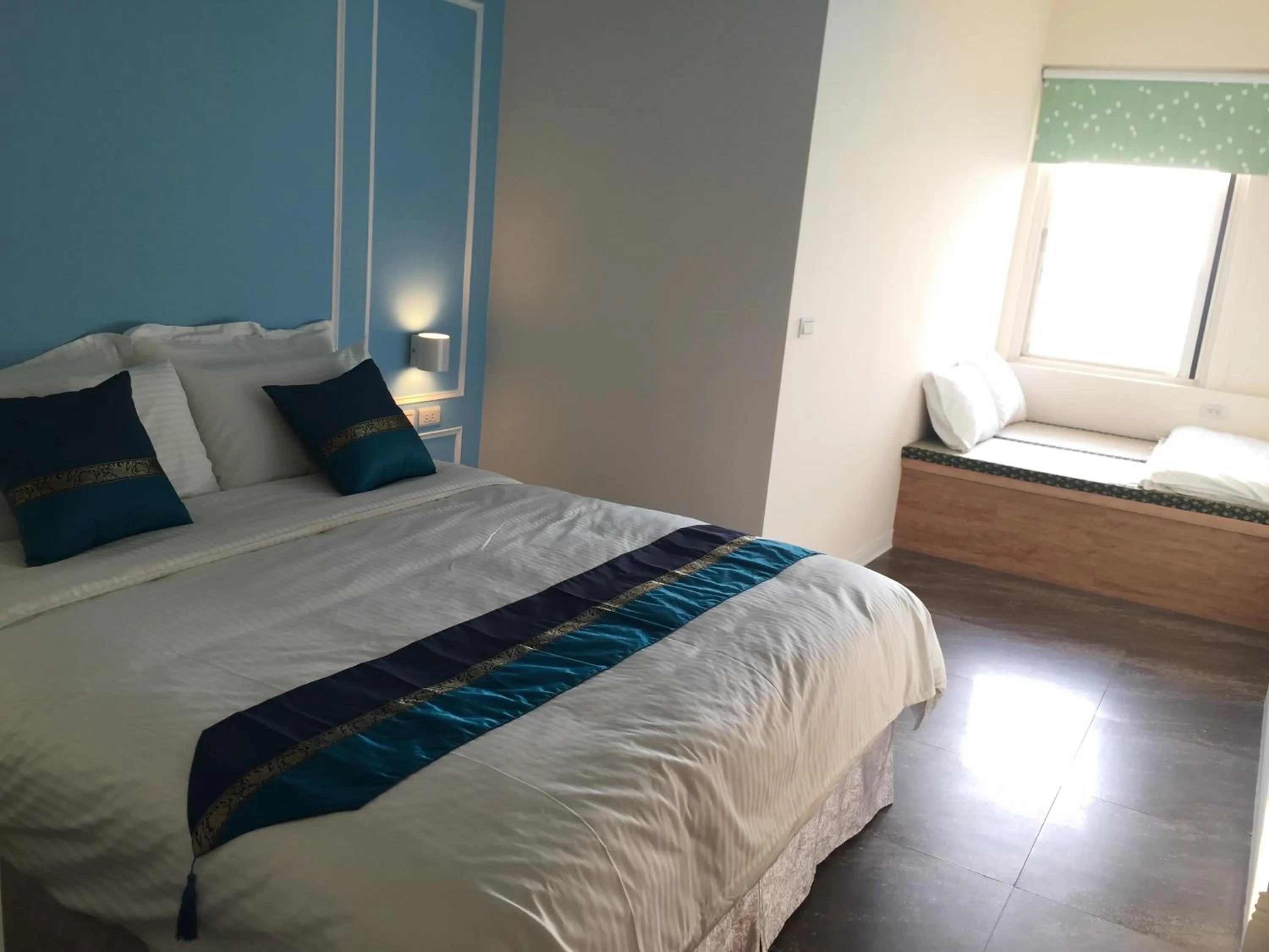 Photo of the whole room, Bed in Chill Chill House