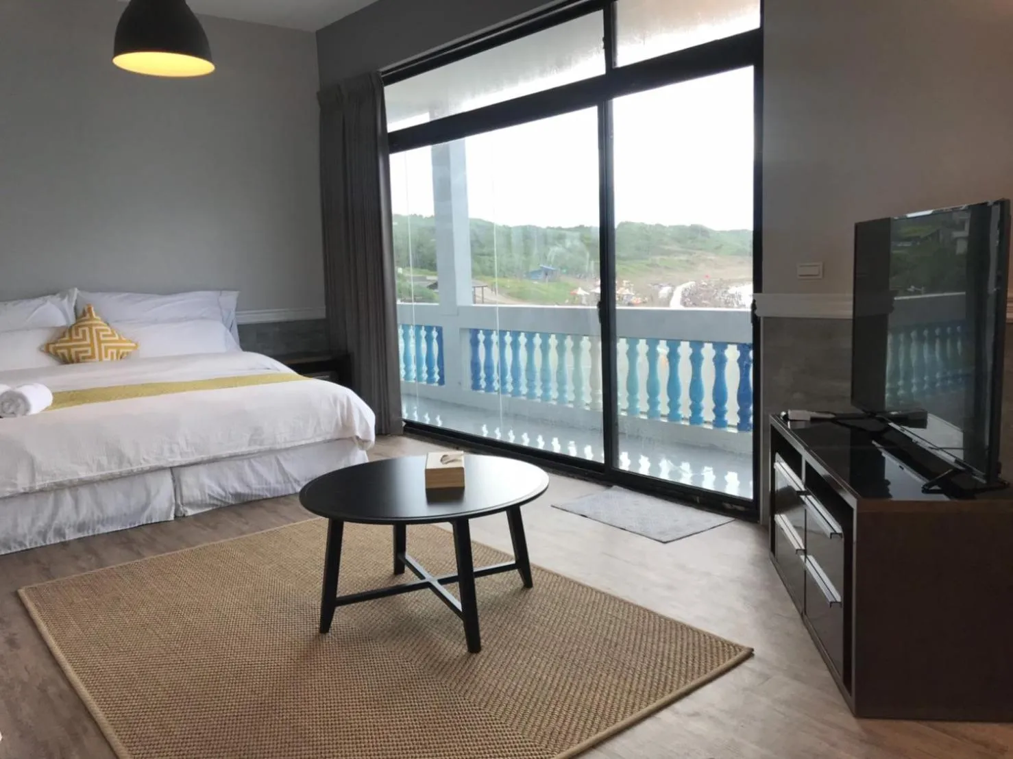 Photo of the whole room, Bed in Chill Chill House