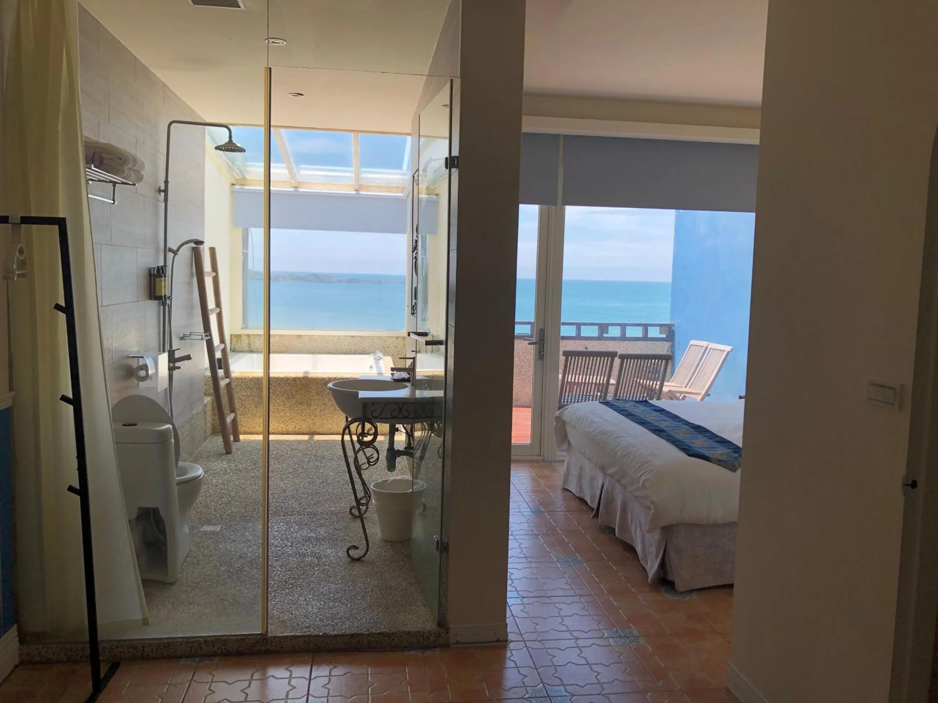 Balcony/Terrace, Bed in Chill Chill House