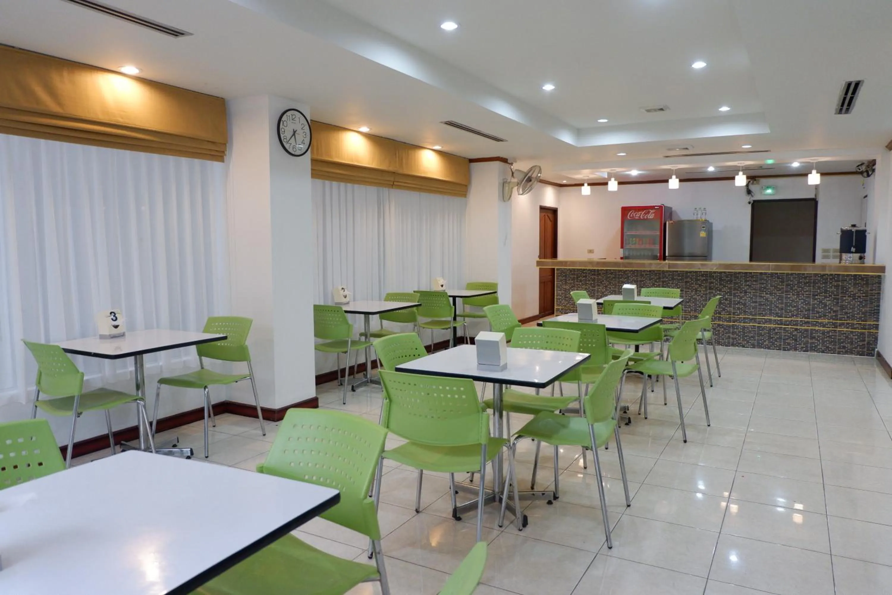 Restaurant/places to eat in Auychai Grand Hotel