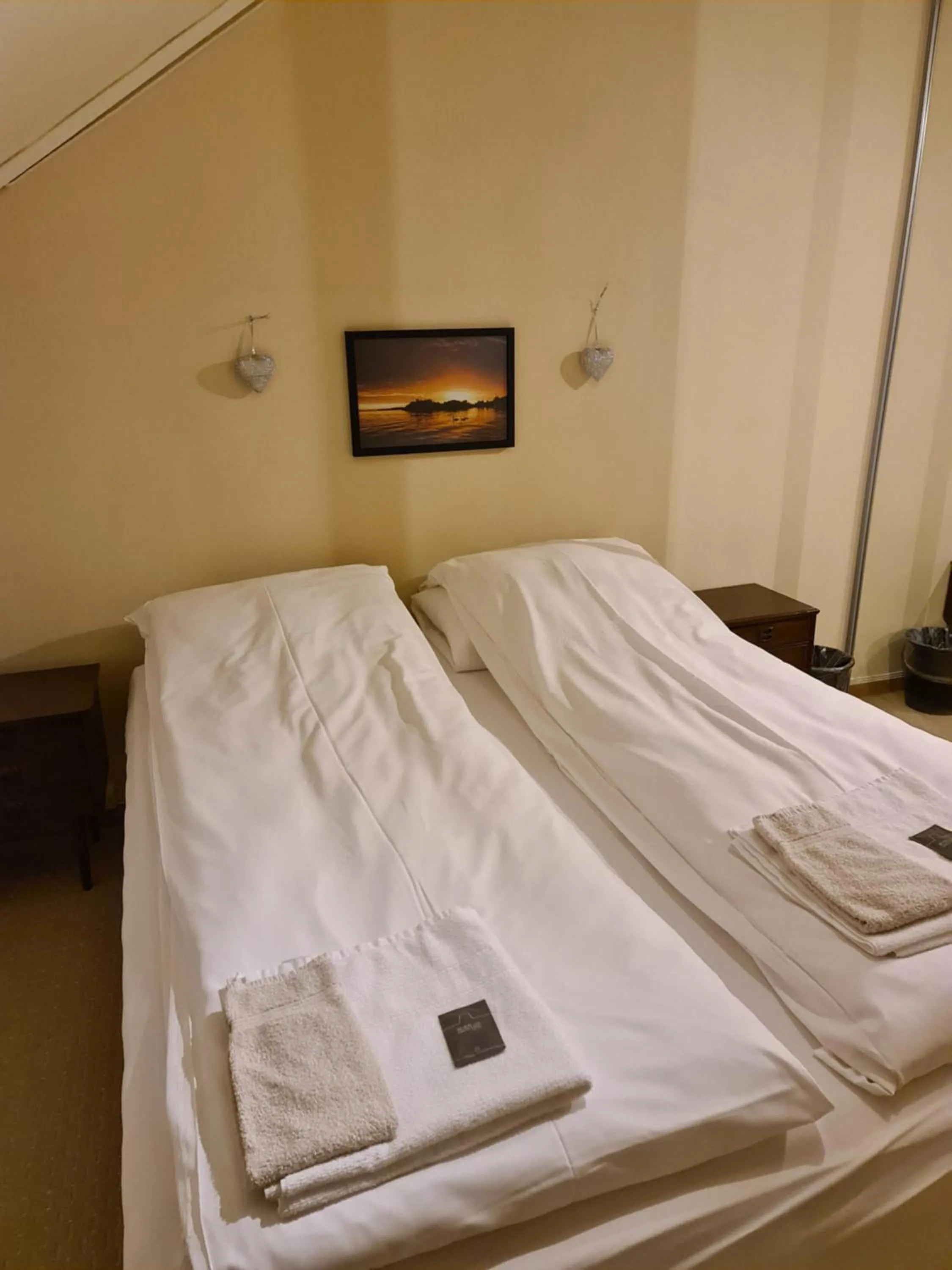 Bed in Skeisvang Gjestgiveri