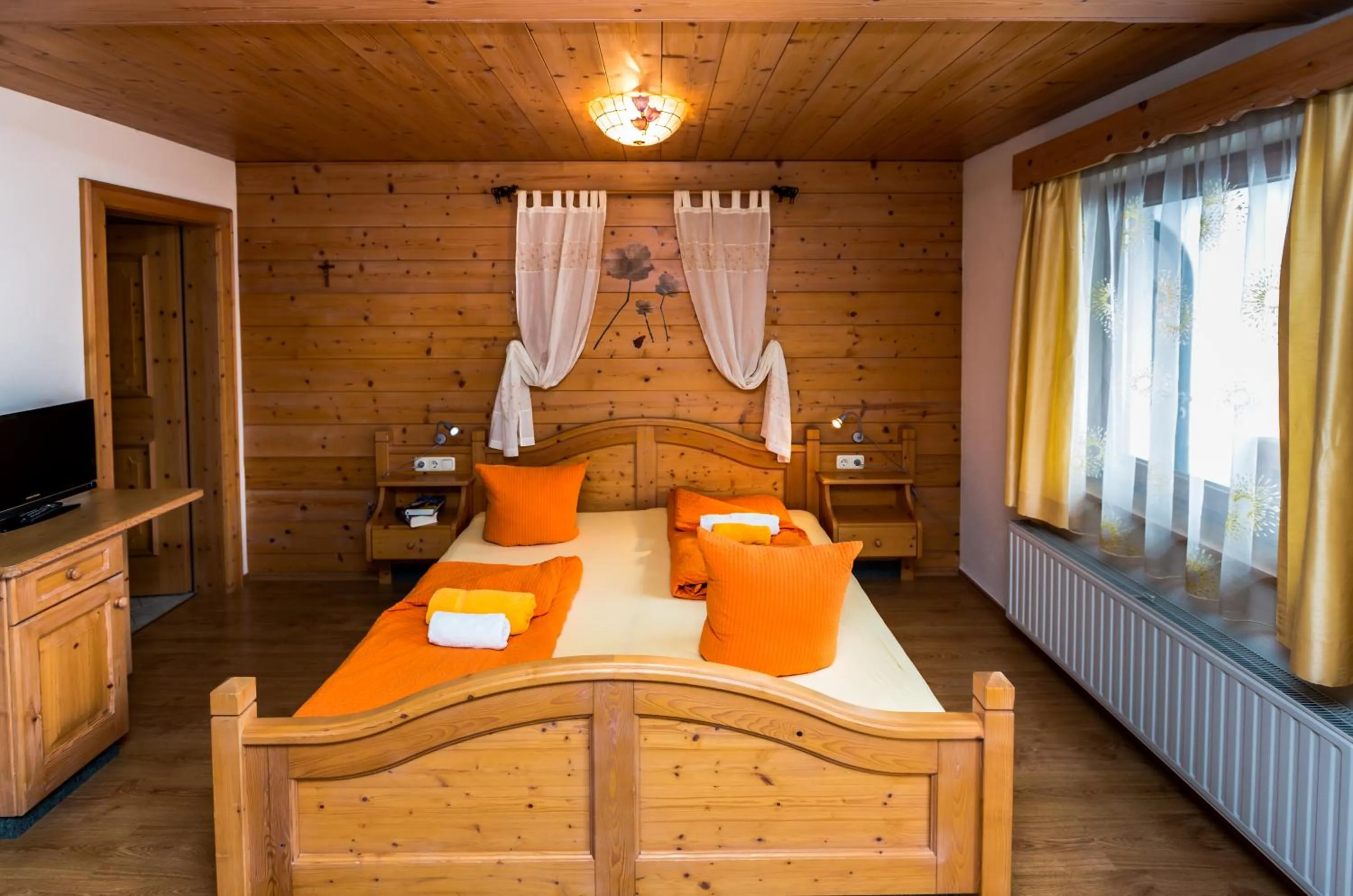 Bedroom, Bed in Haus Alpenblick