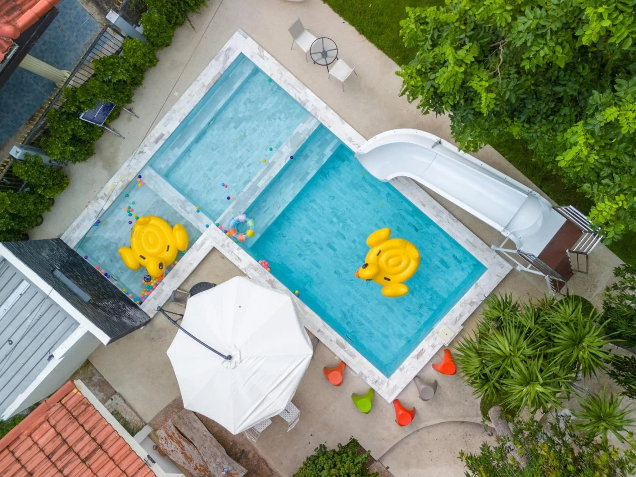 Swimming pool in Villa Navin Premiere Pool Villa