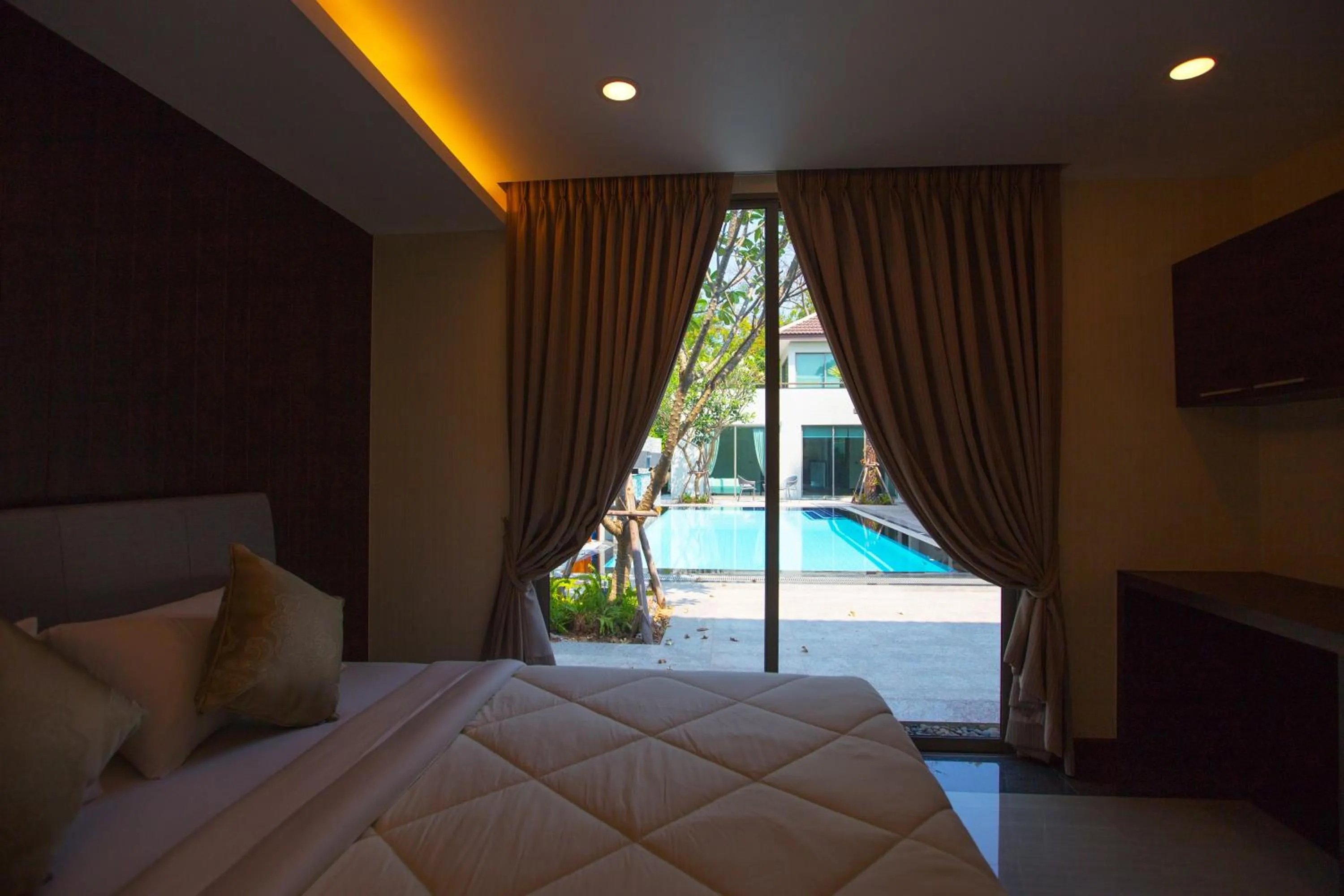 Pool view, Bed in Villa Navin Premiere Pool Villa