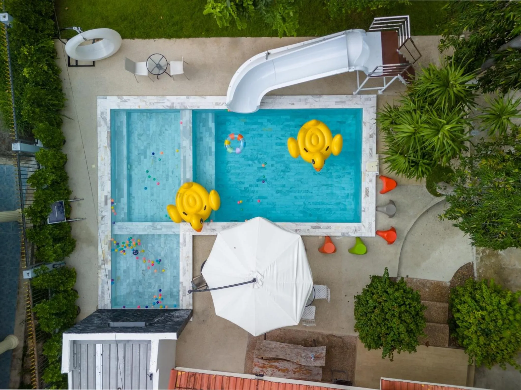 Swimming pool in Villa Navin Premiere Pool Villa