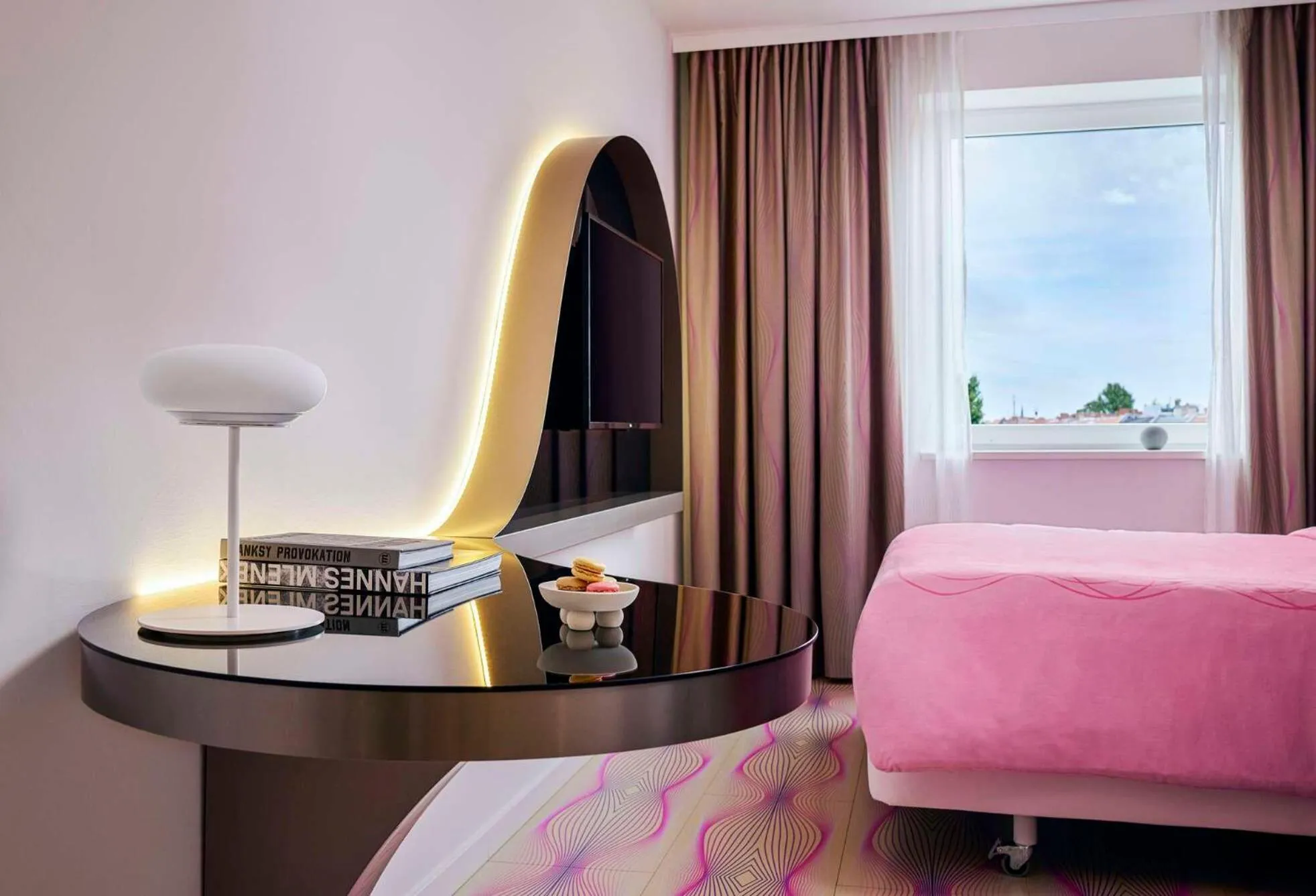 Bedroom, Bed in nhow Berlin