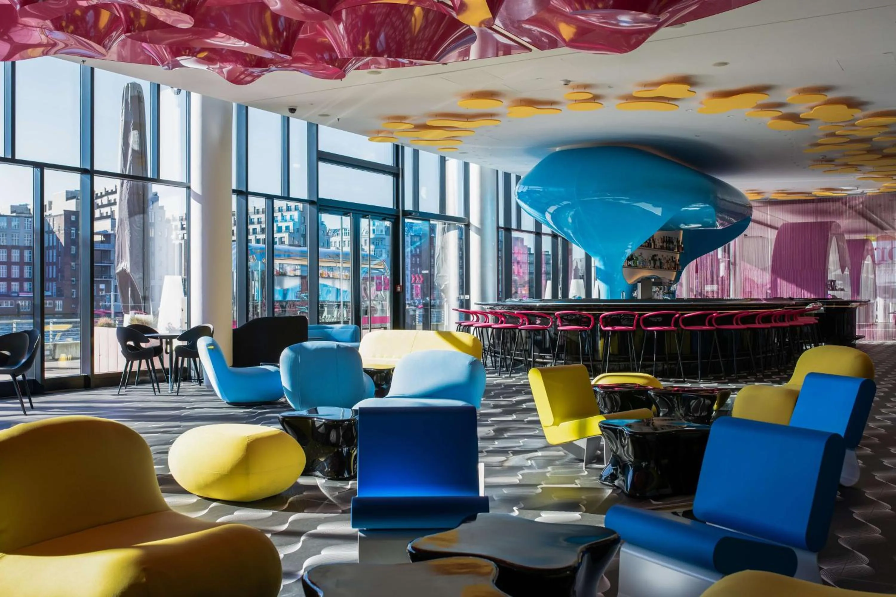 Lounge or bar in nhow Berlin