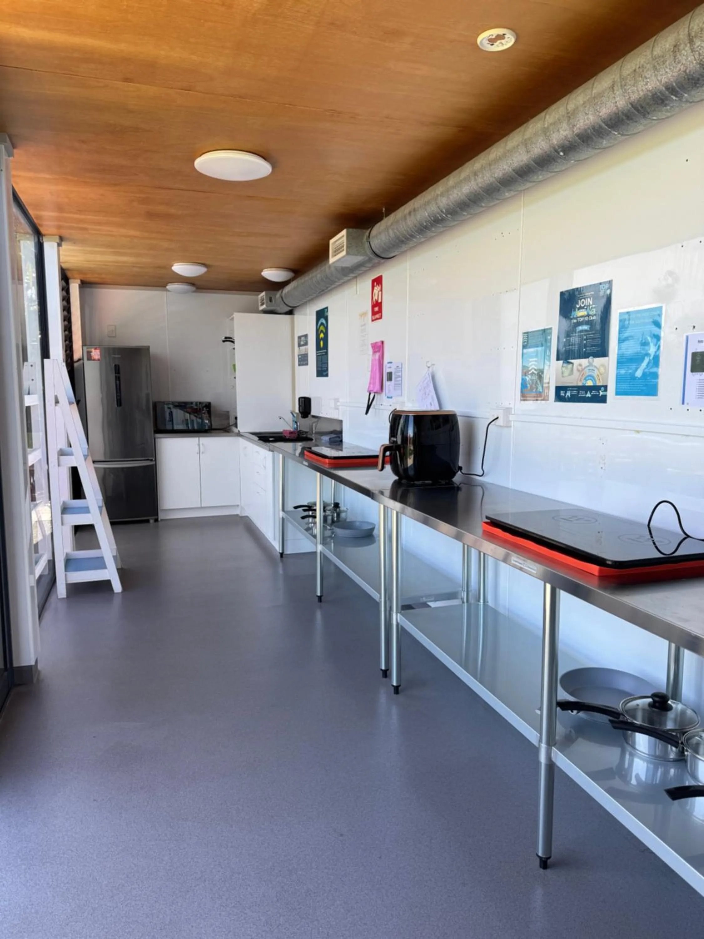 Kitchen or kitchenette in Ross Beach TOP10 Holiday Park