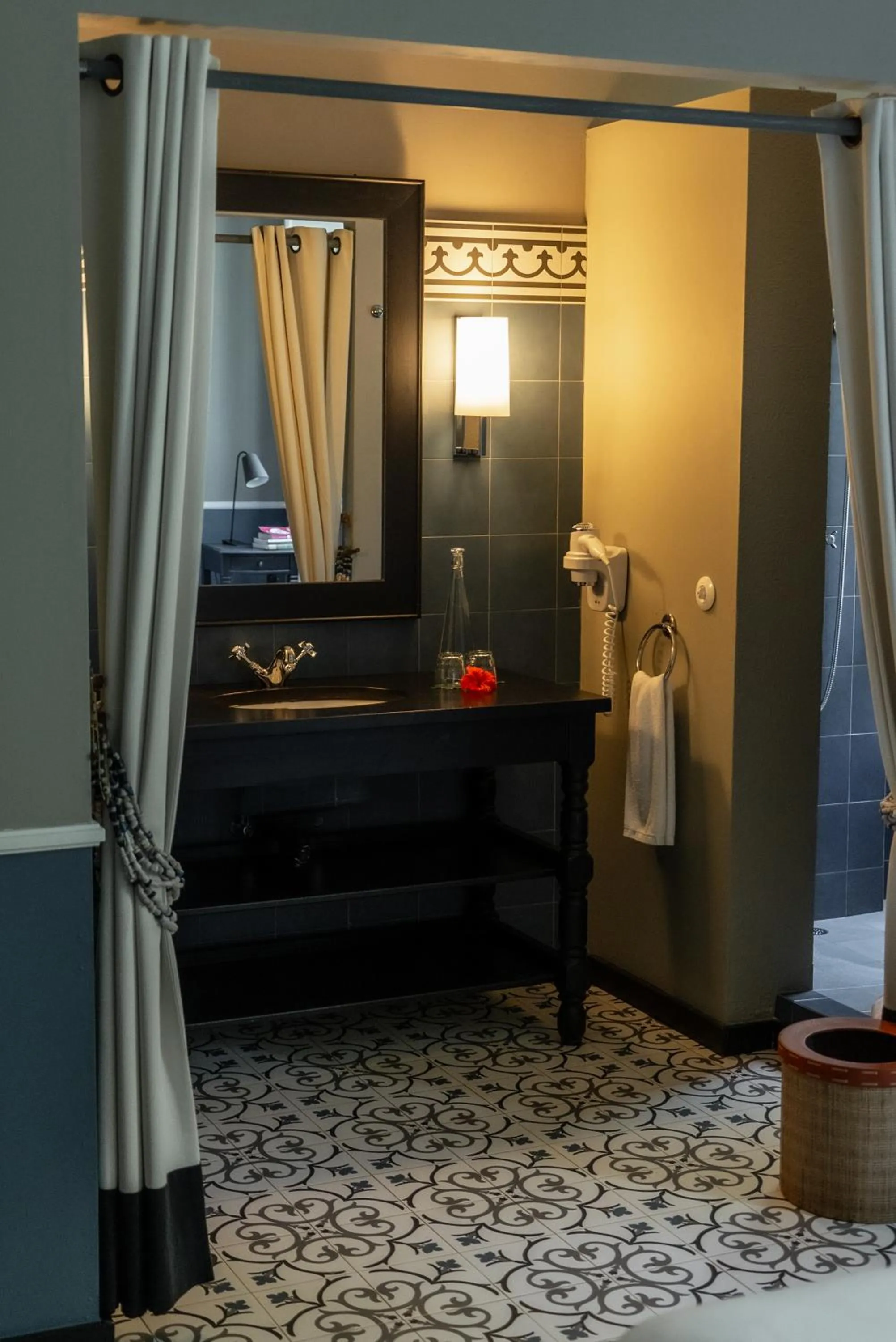 Bathroom, Bed in Roça Sundy - Principe Collection