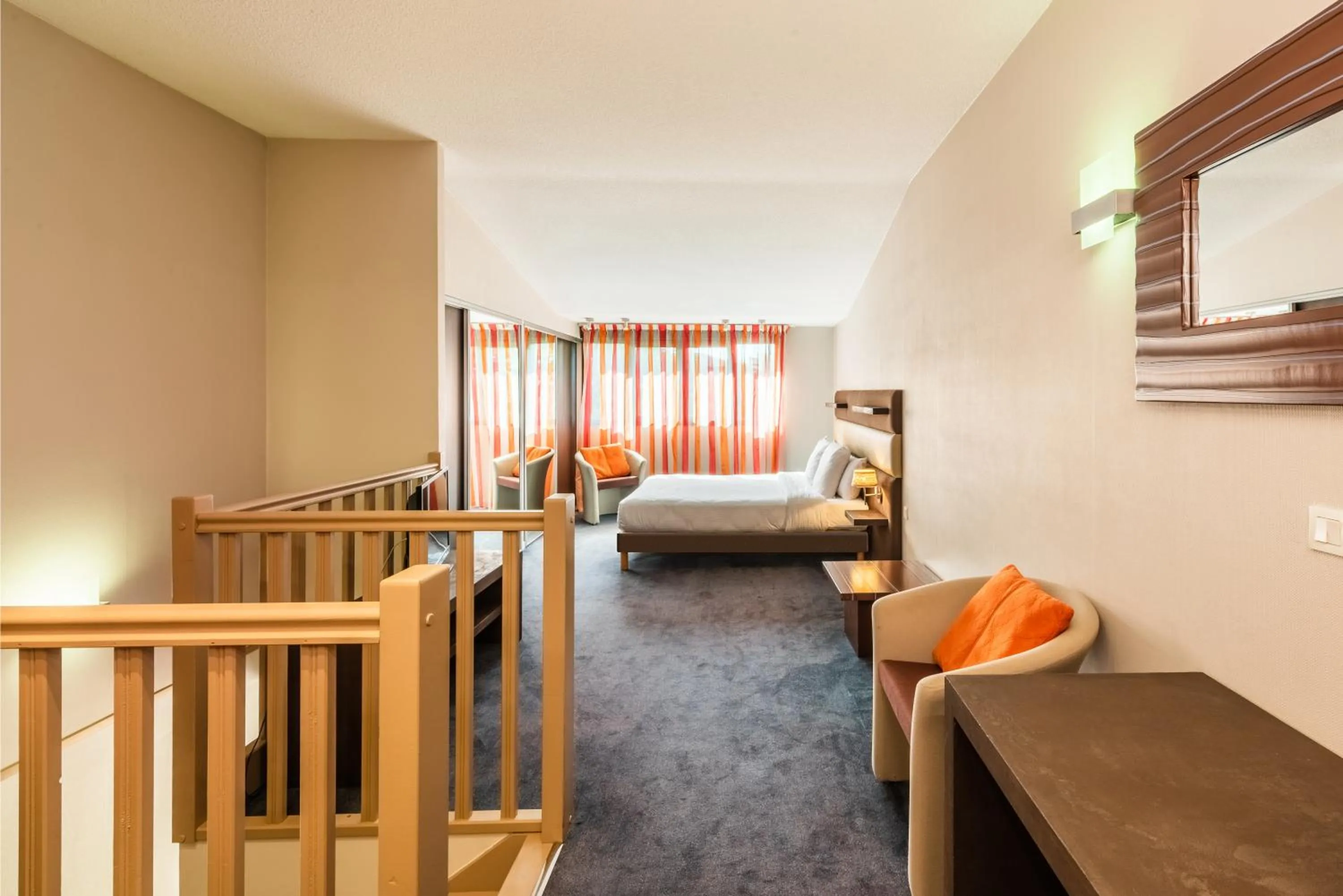 Photo of the whole room, Bed in Résidence de Diane - Toulouse