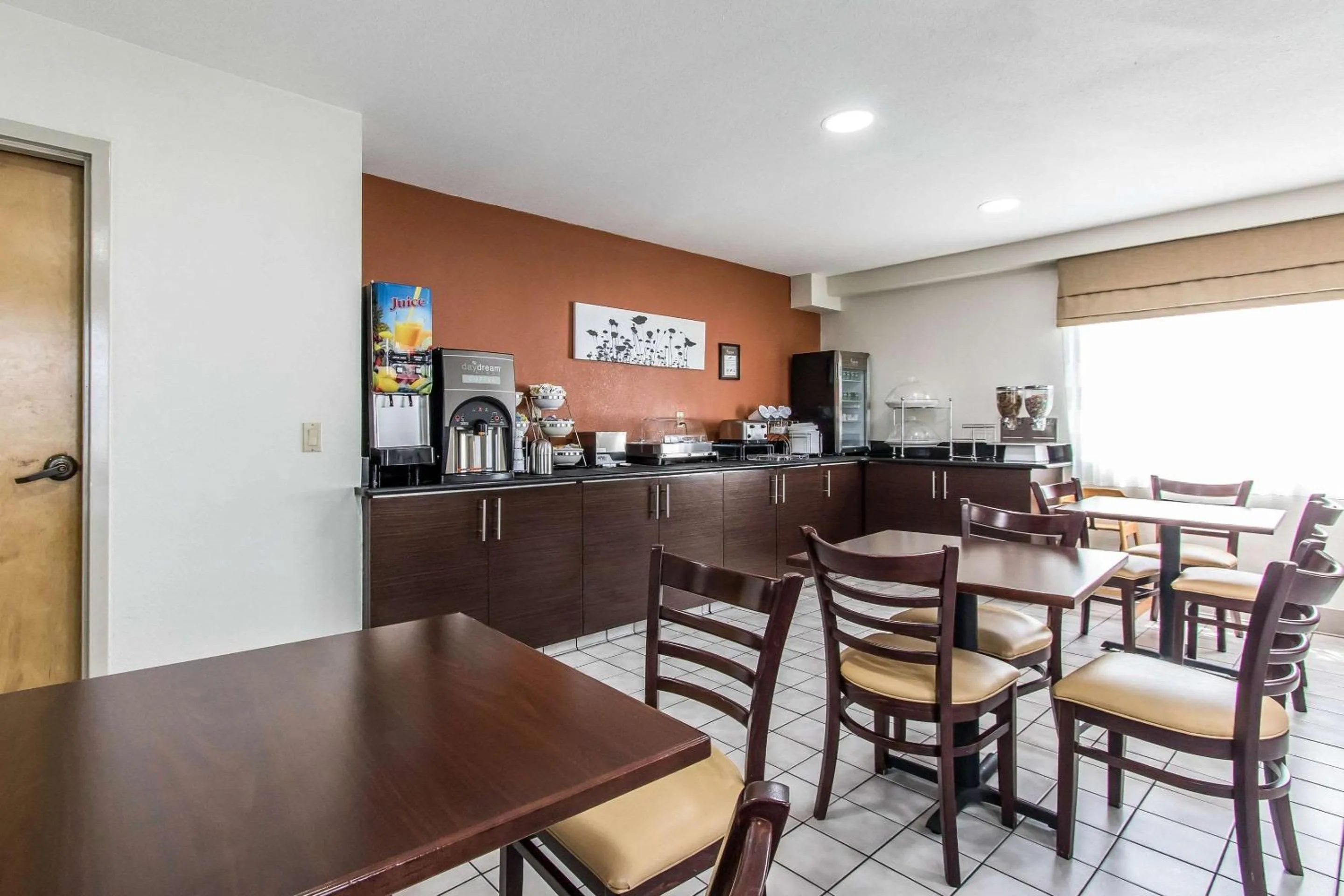 Restaurant/places to eat in Sleep Inn Nashville near Percy Priest Lake