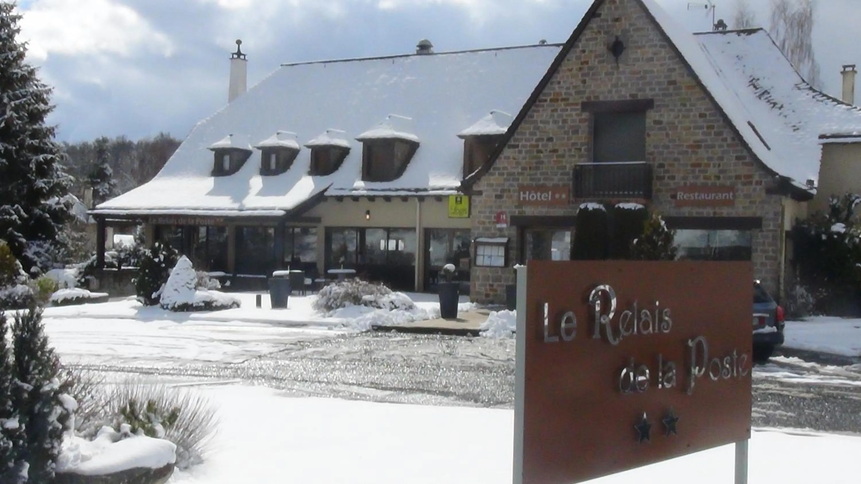 Hôtel Logis Le Relais De La Poste