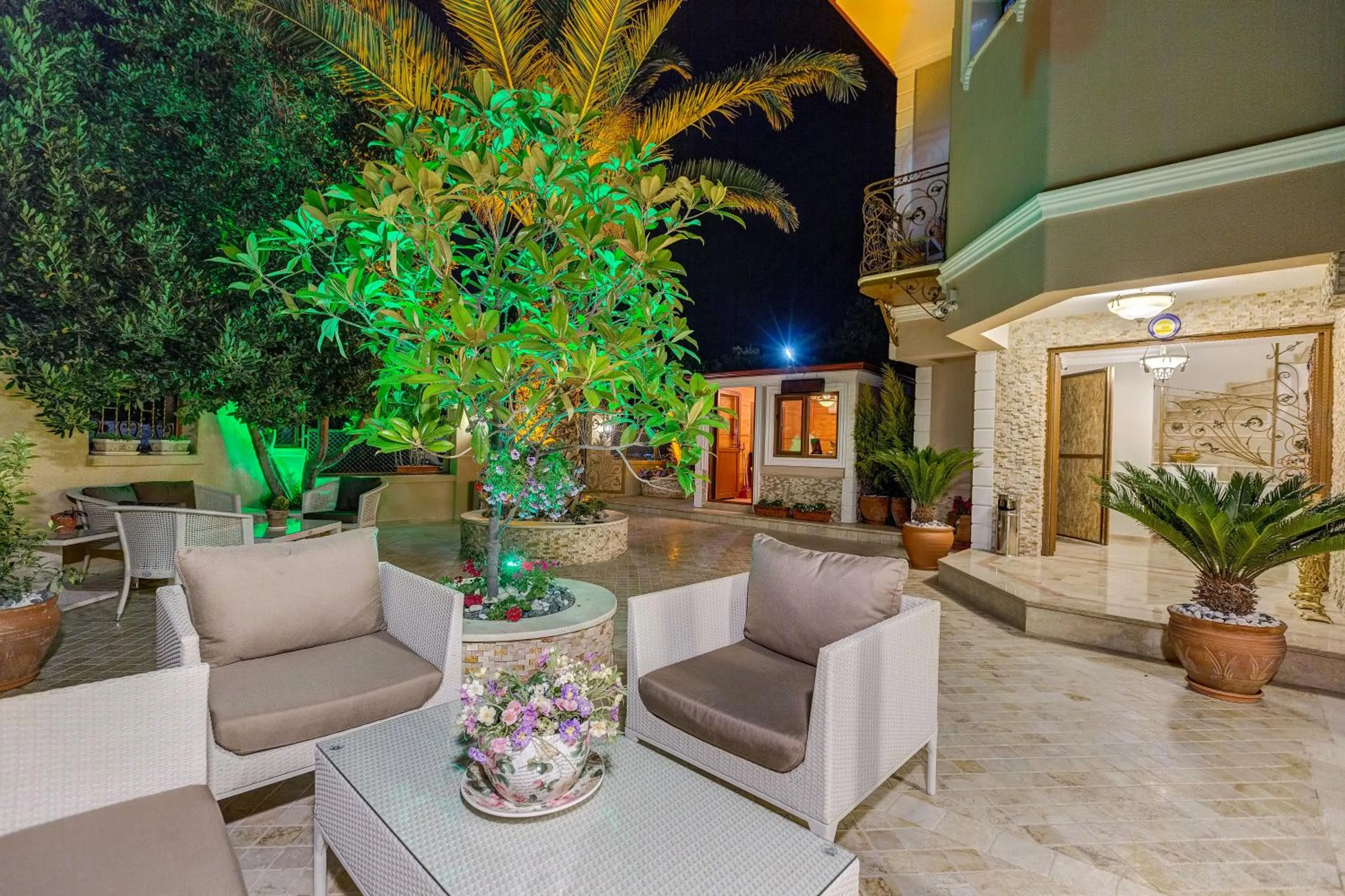 Facade/entrance in Cunda Özerbey Konağı