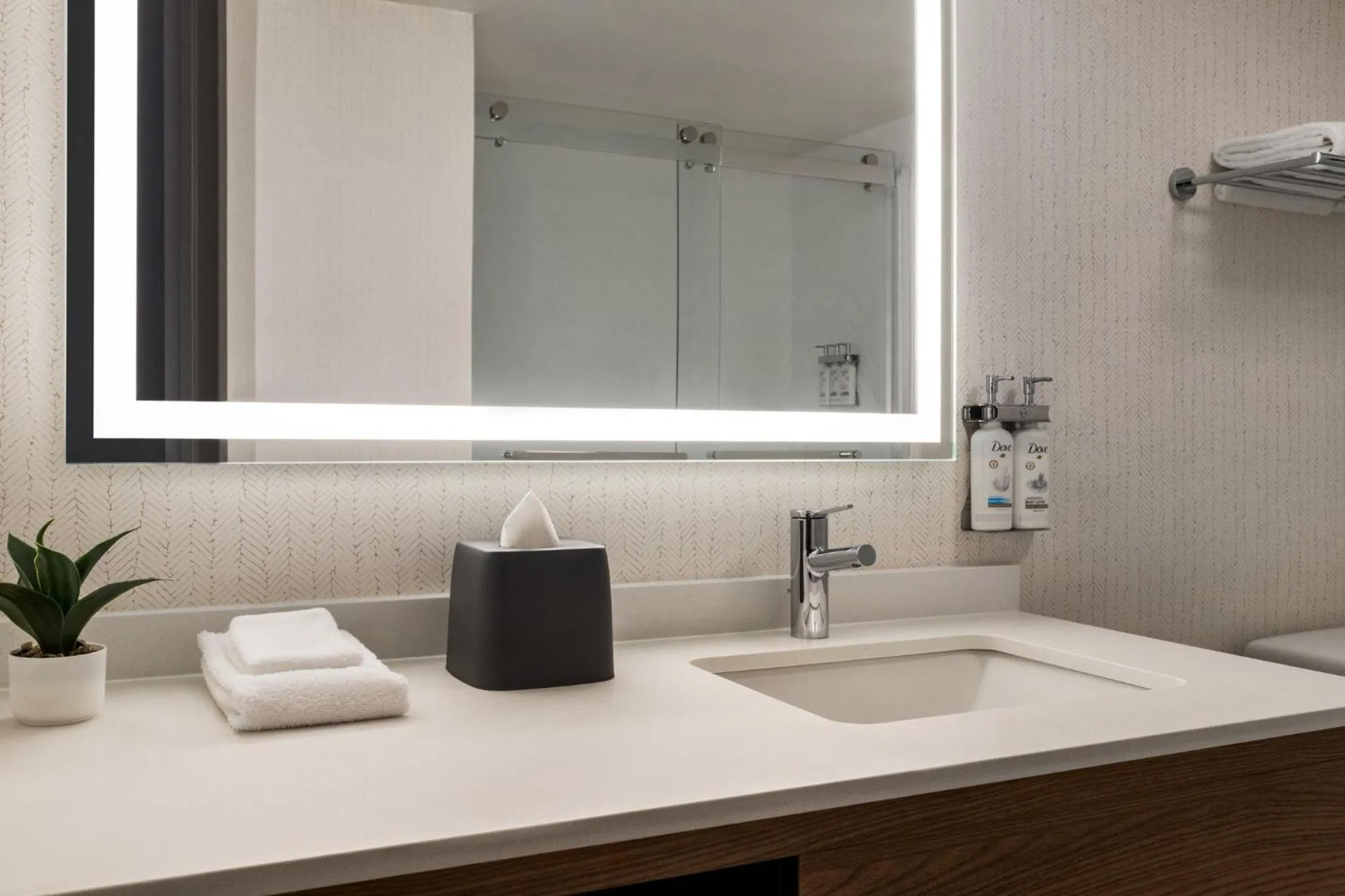 Bathroom in Holiday Inn Nashville Downtown - Stadium by IHG
