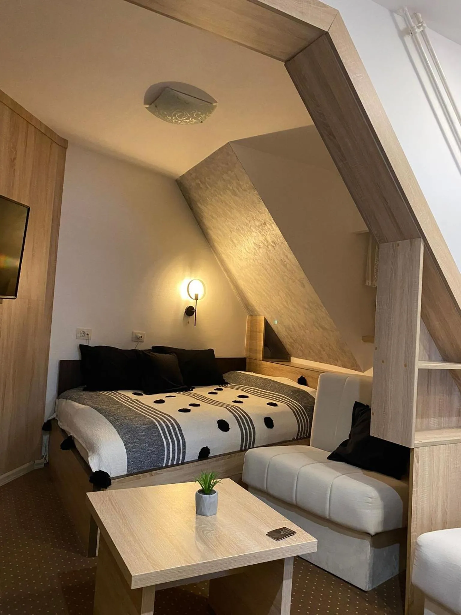 Bed in Apartment Maja Konaci