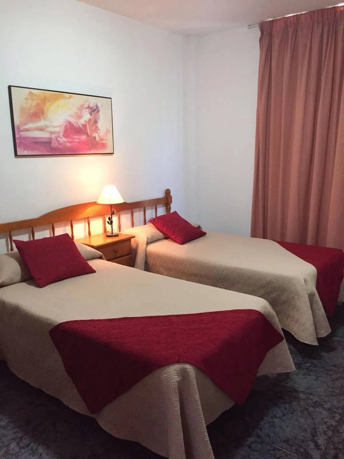 Property building, Bed in Apartamentos Jucar