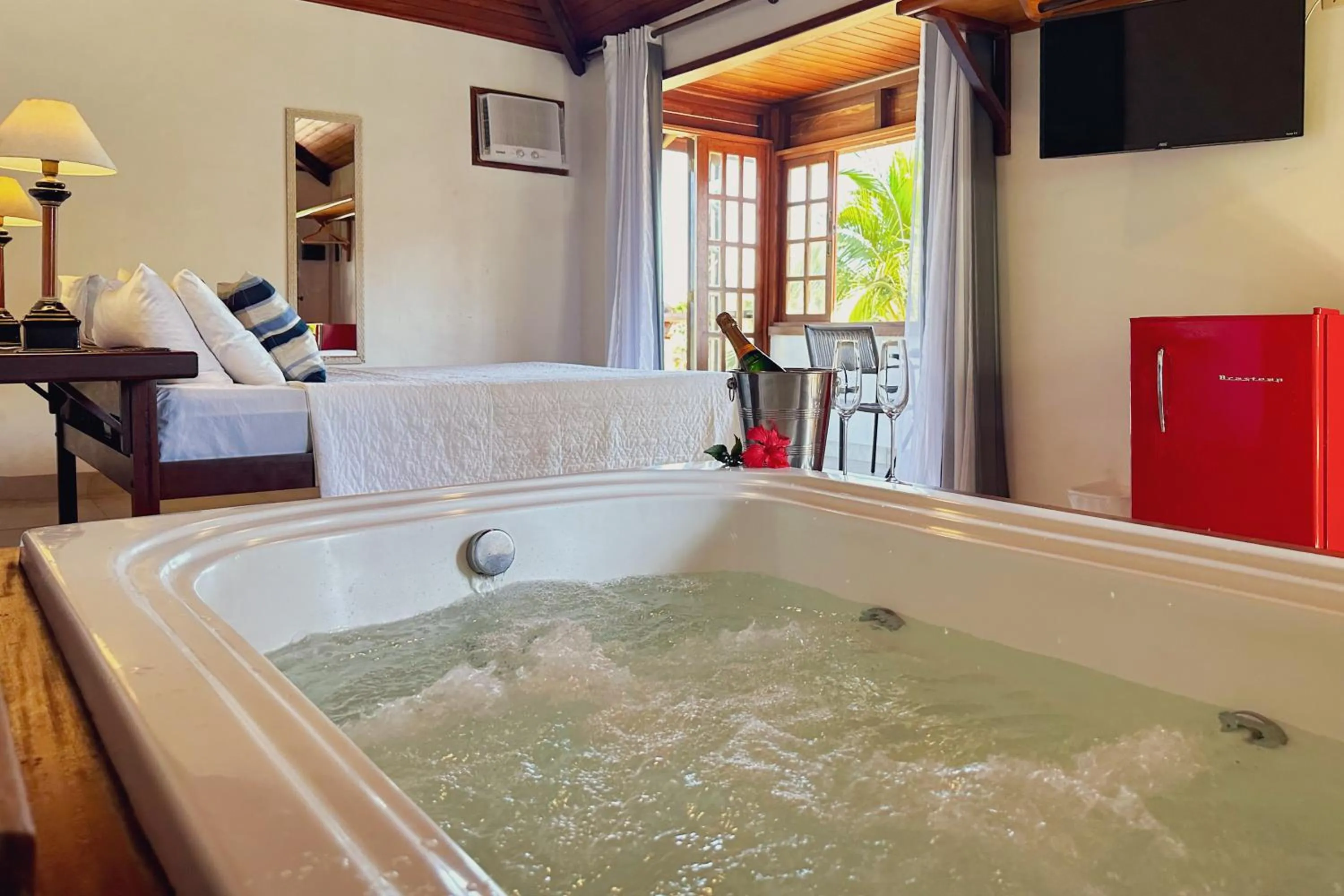 Hot Tub in Pousada MAR João Fernandes