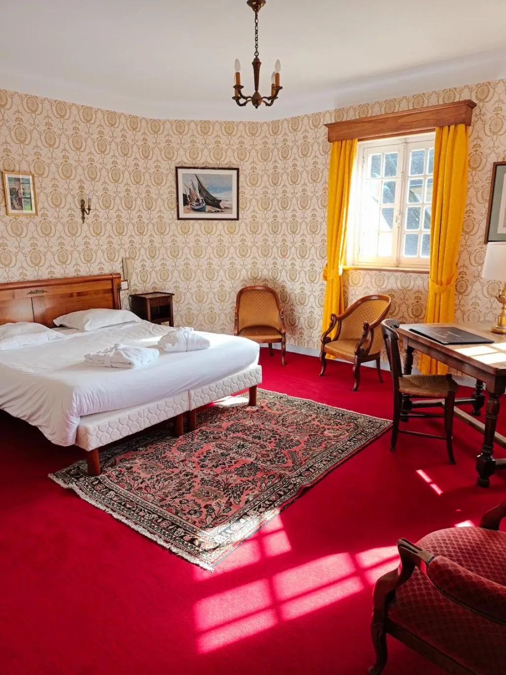 Photo of the whole room, Bed in Manoir Du Stang