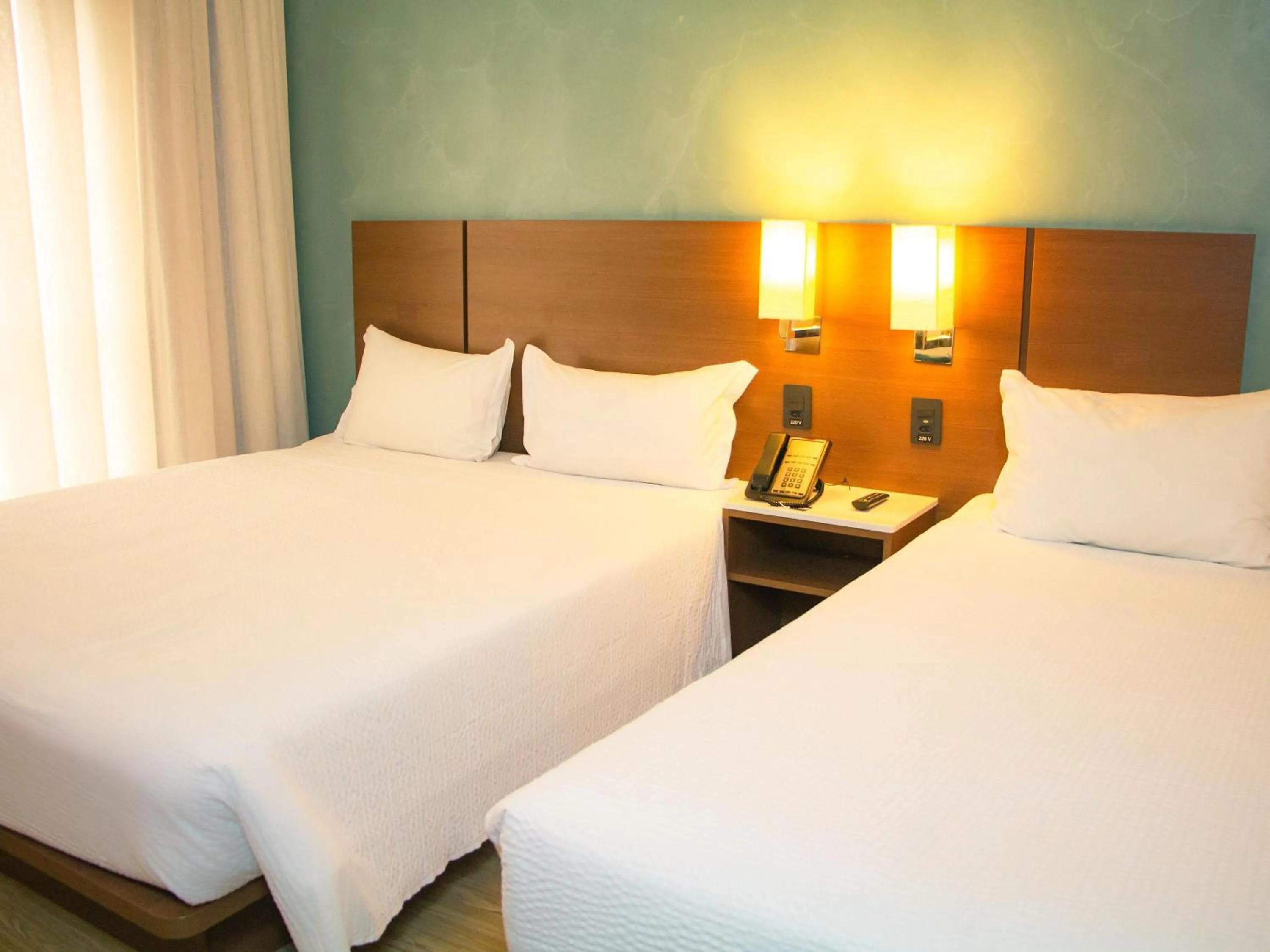 Bedroom, Bed in ibis Styles Curitiba Aeroporto