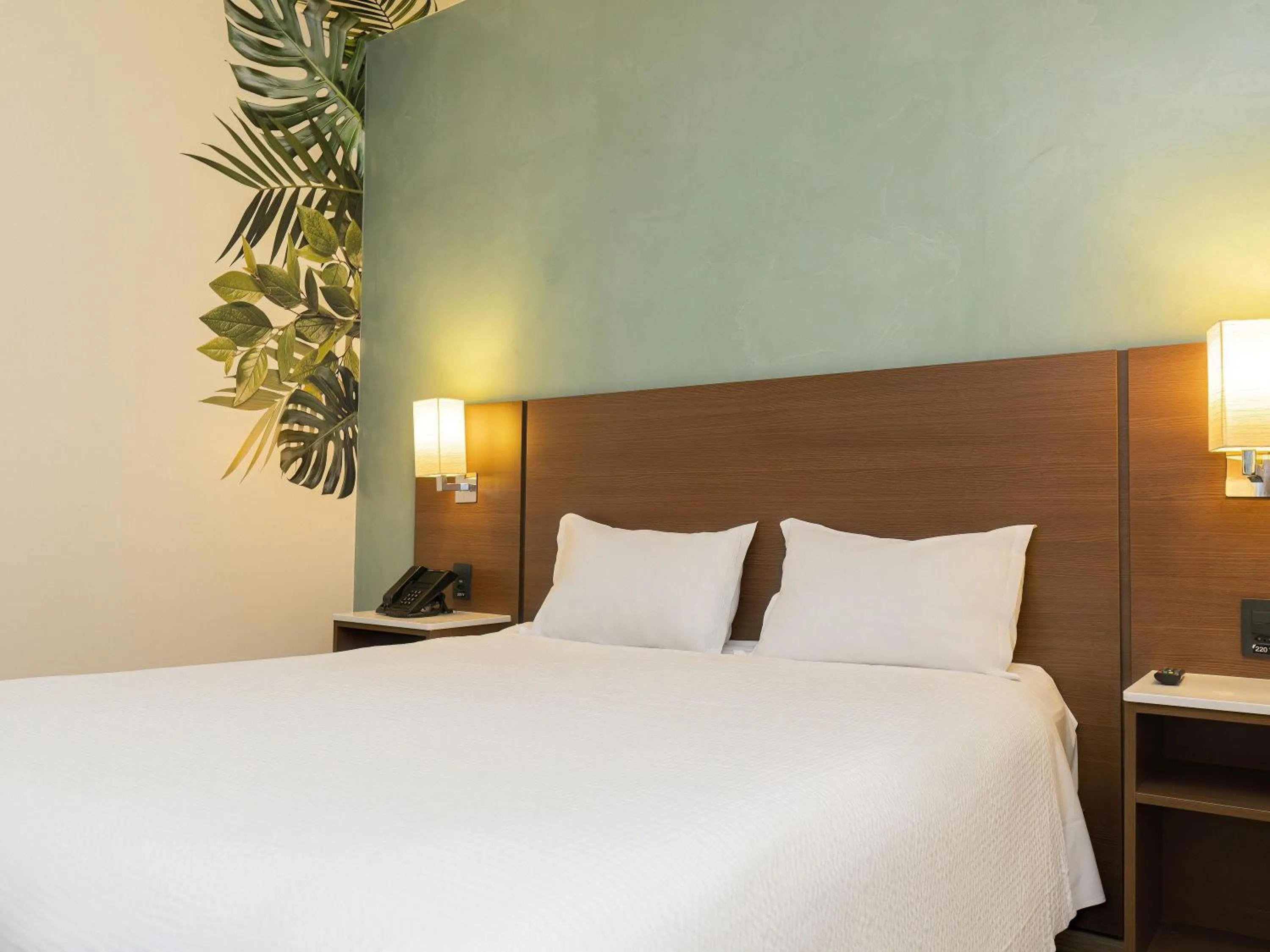 Bedroom, Bed in ibis Styles Curitiba Aeroporto