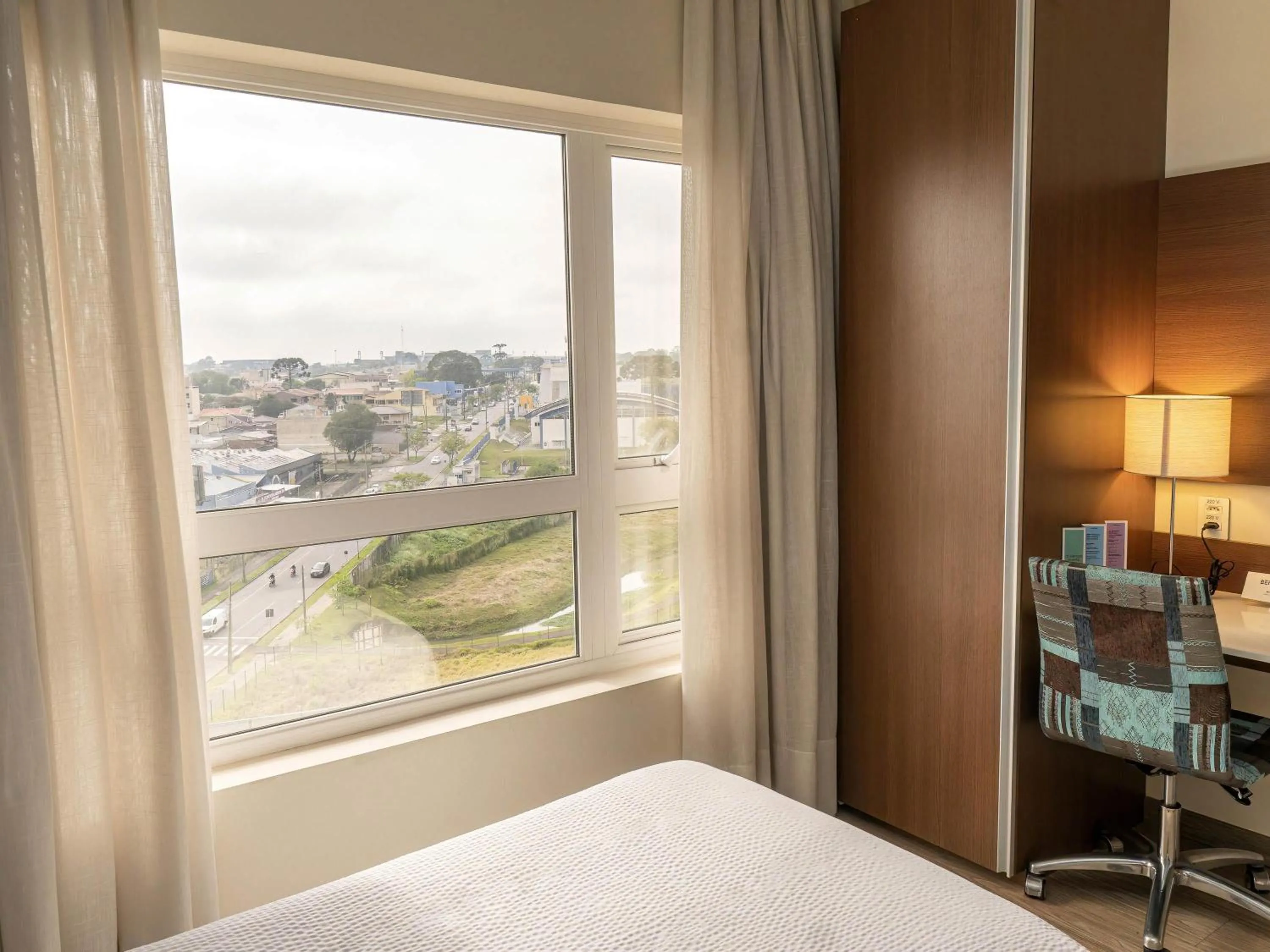 Bedroom, Bed in ibis Styles Curitiba Aeroporto