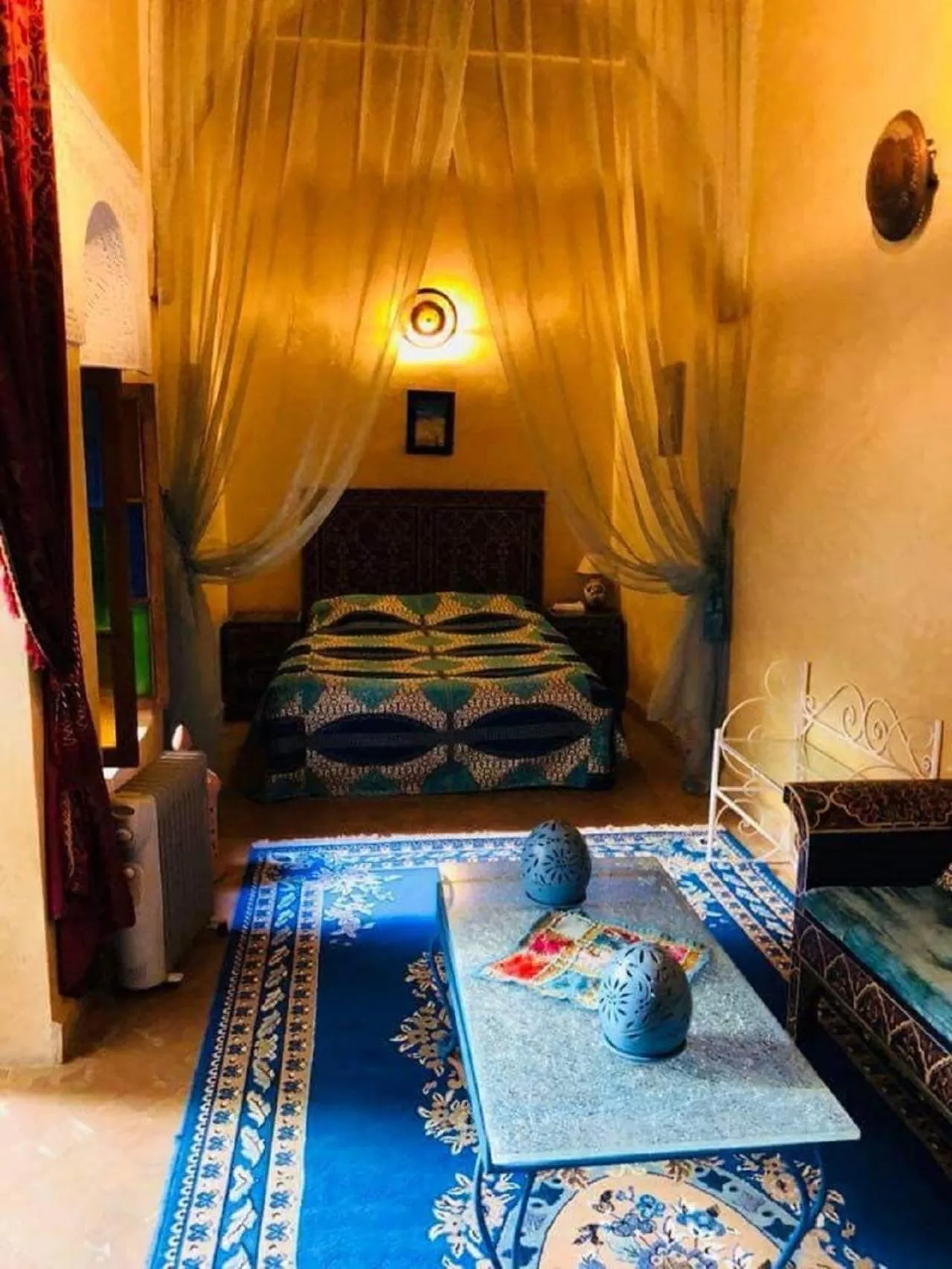 Photo of the whole room, Bed in Riad Marlinea