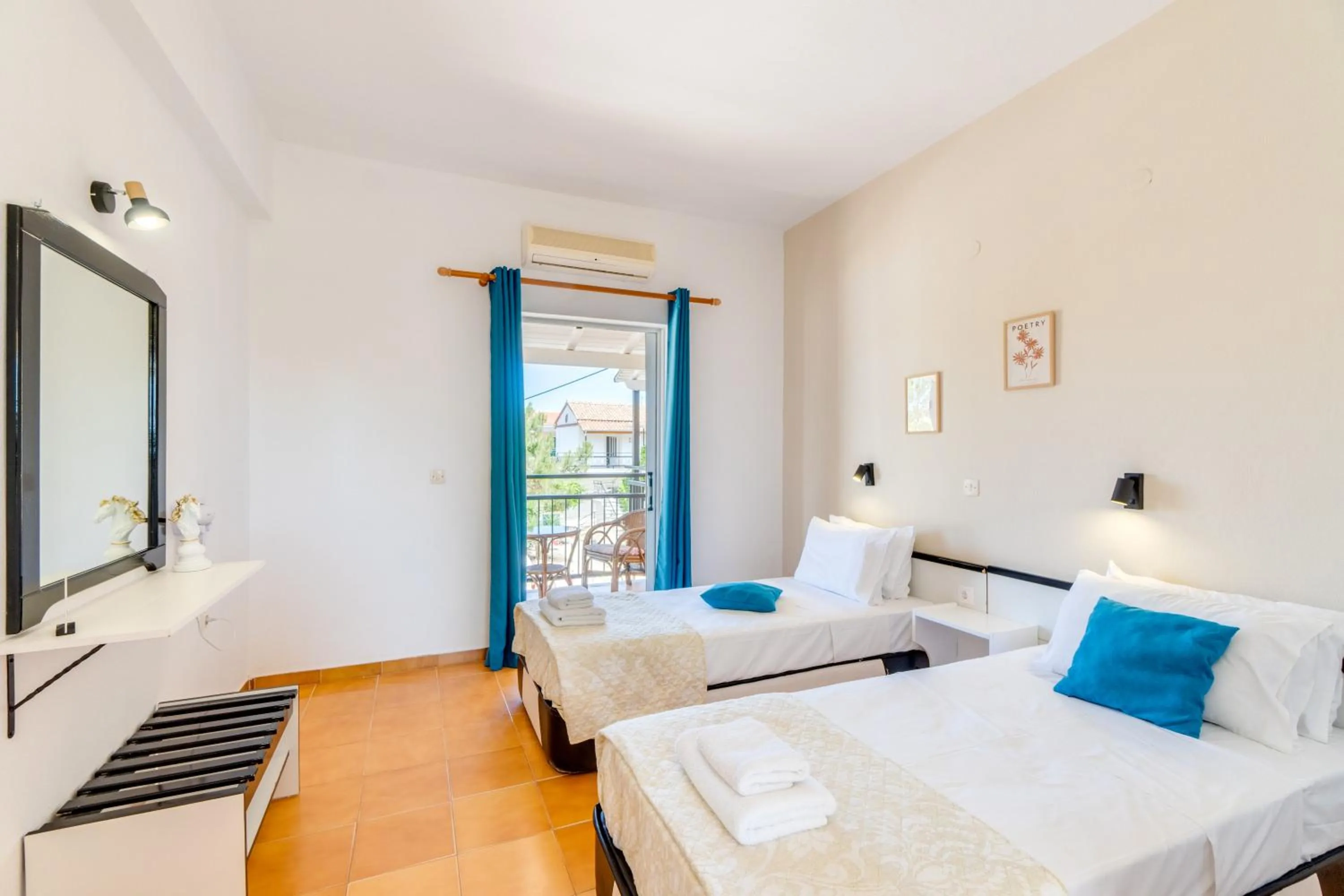 Bed in Sandy Beach Complex - Poolside Studios & Seaside Apartments