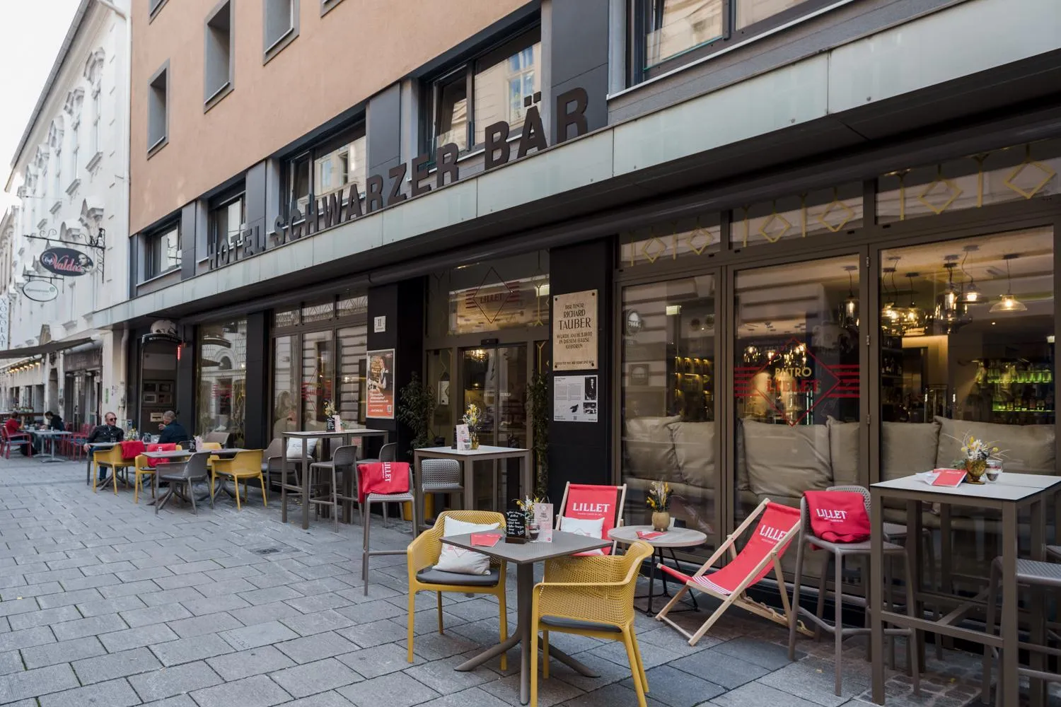 Property building in Hotel Schwarzer Bär