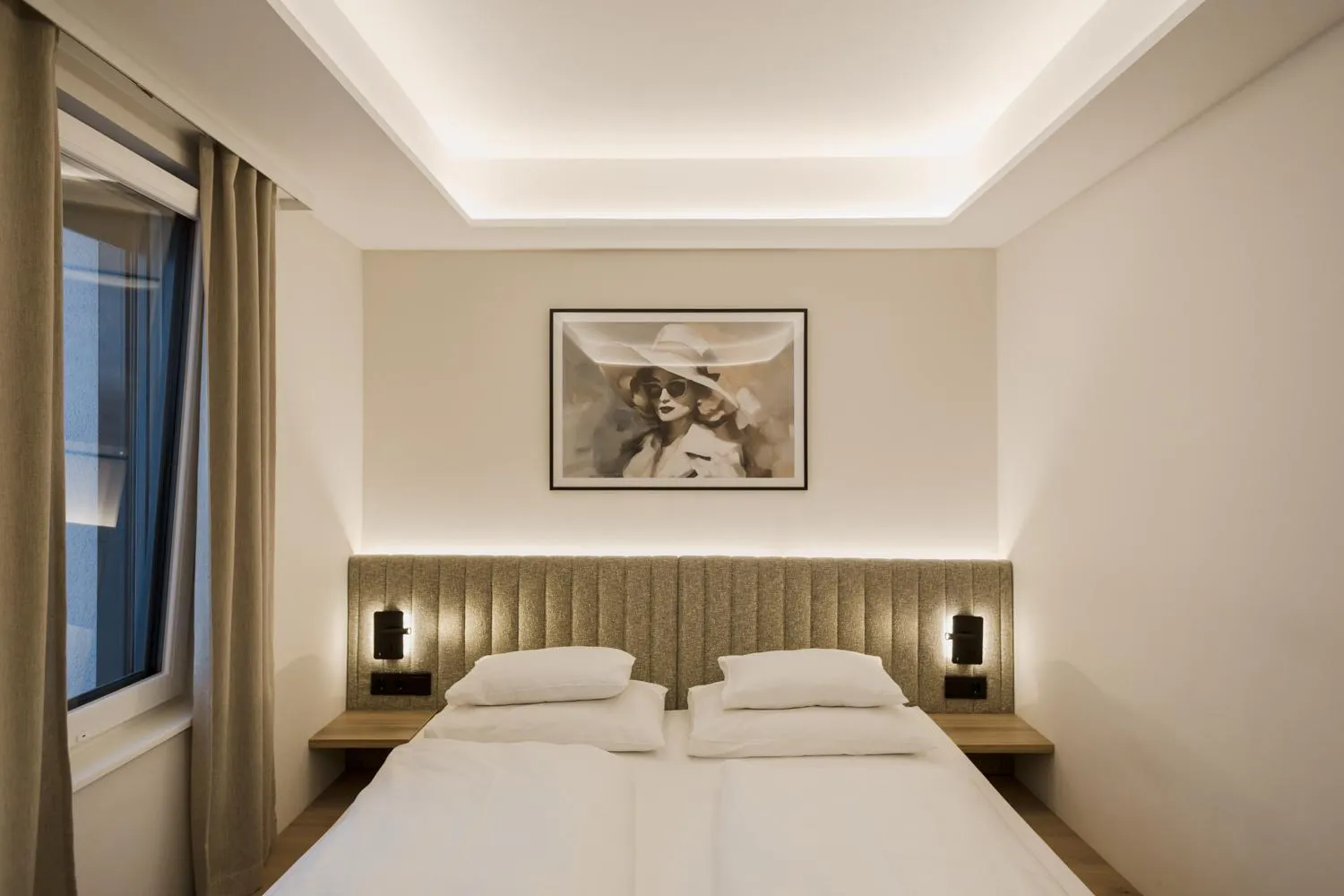 Bed in Hotel Schwarzer Bär