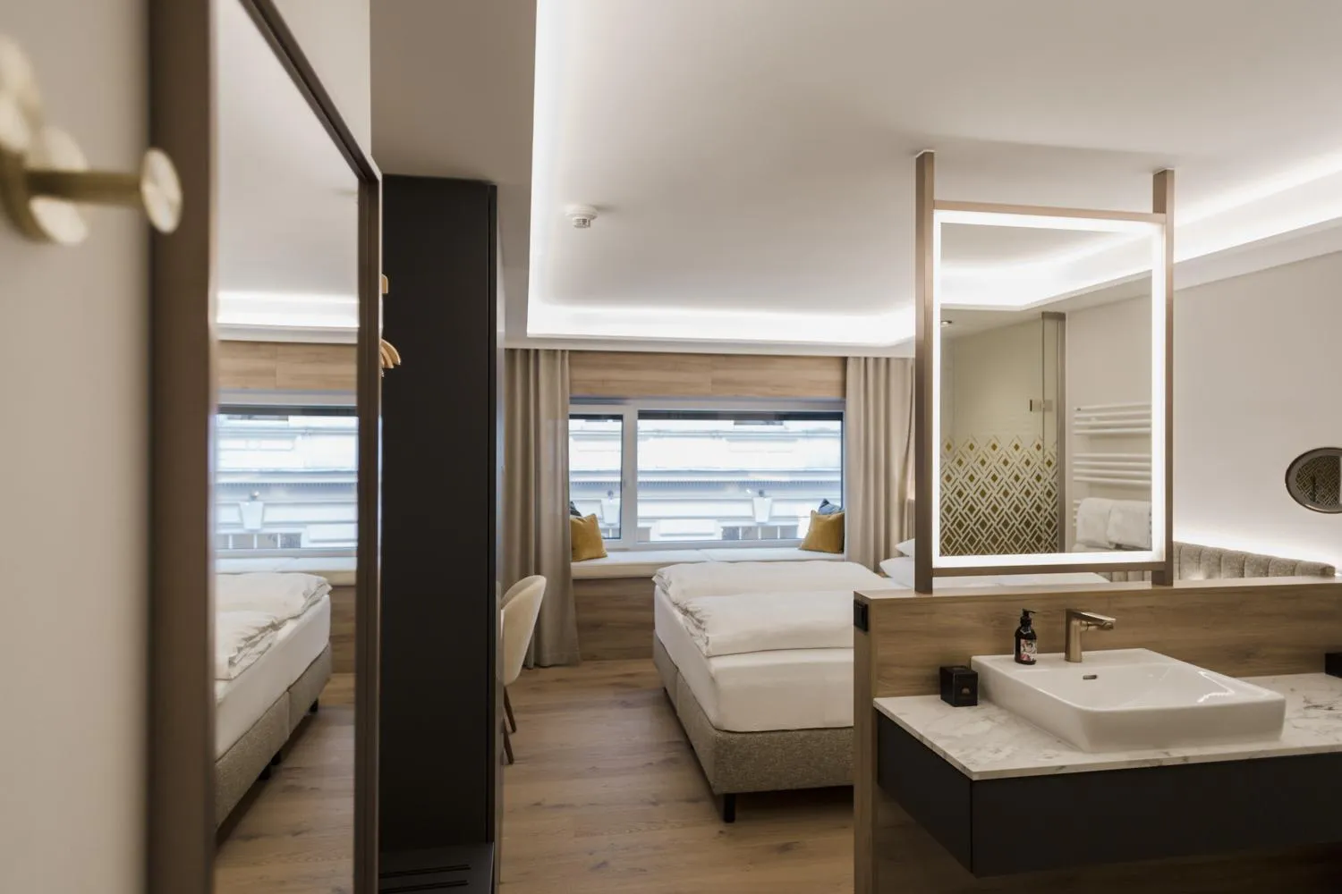 Photo of the whole room, Bed in Hotel Schwarzer Bär