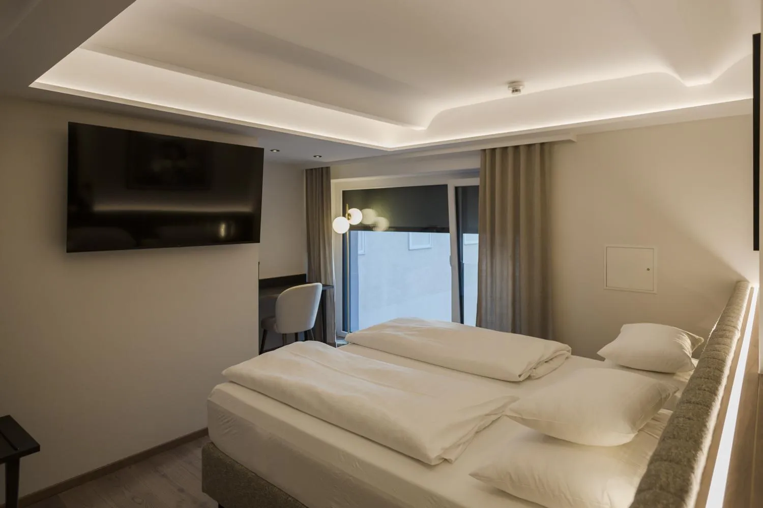 Photo of the whole room, Bed in Hotel Schwarzer Bär