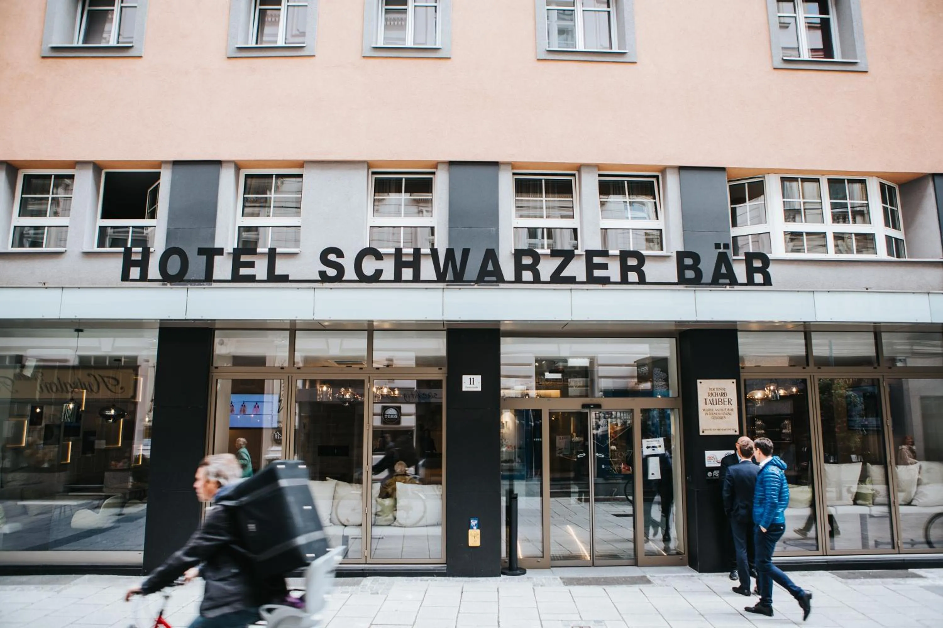 Facade/entrance in Hotel Schwarzer Bär