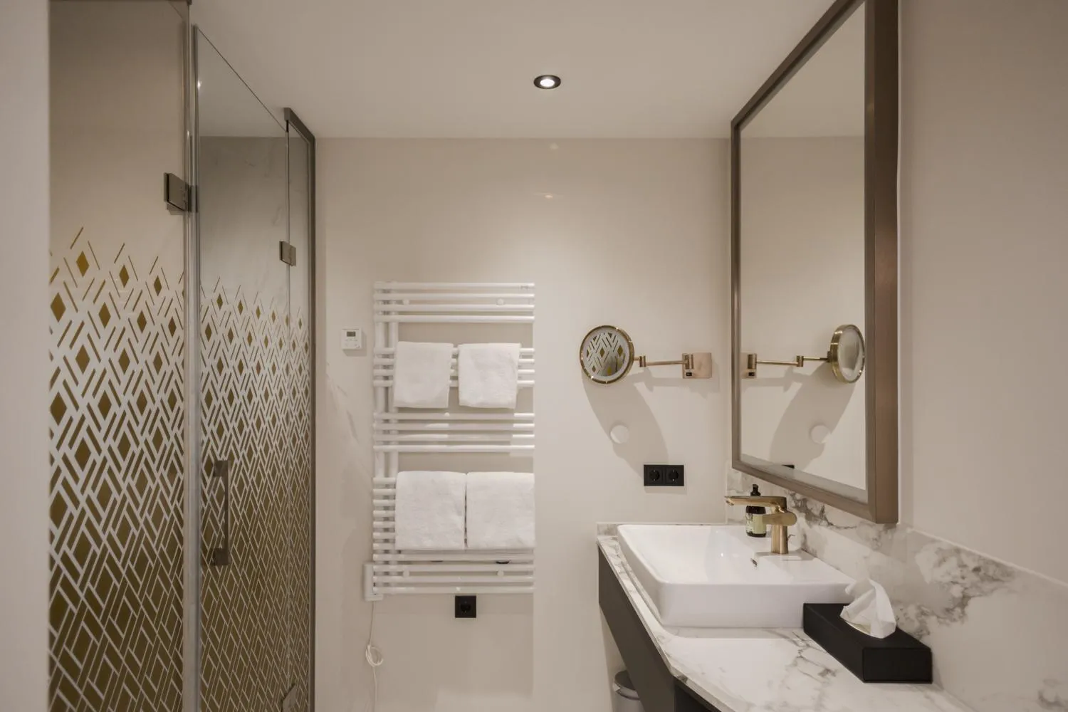 Bathroom in Hotel Schwarzer Bär