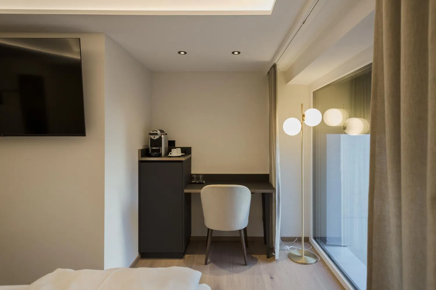 View (from property/room), Bed in Hotel Schwarzer Bär