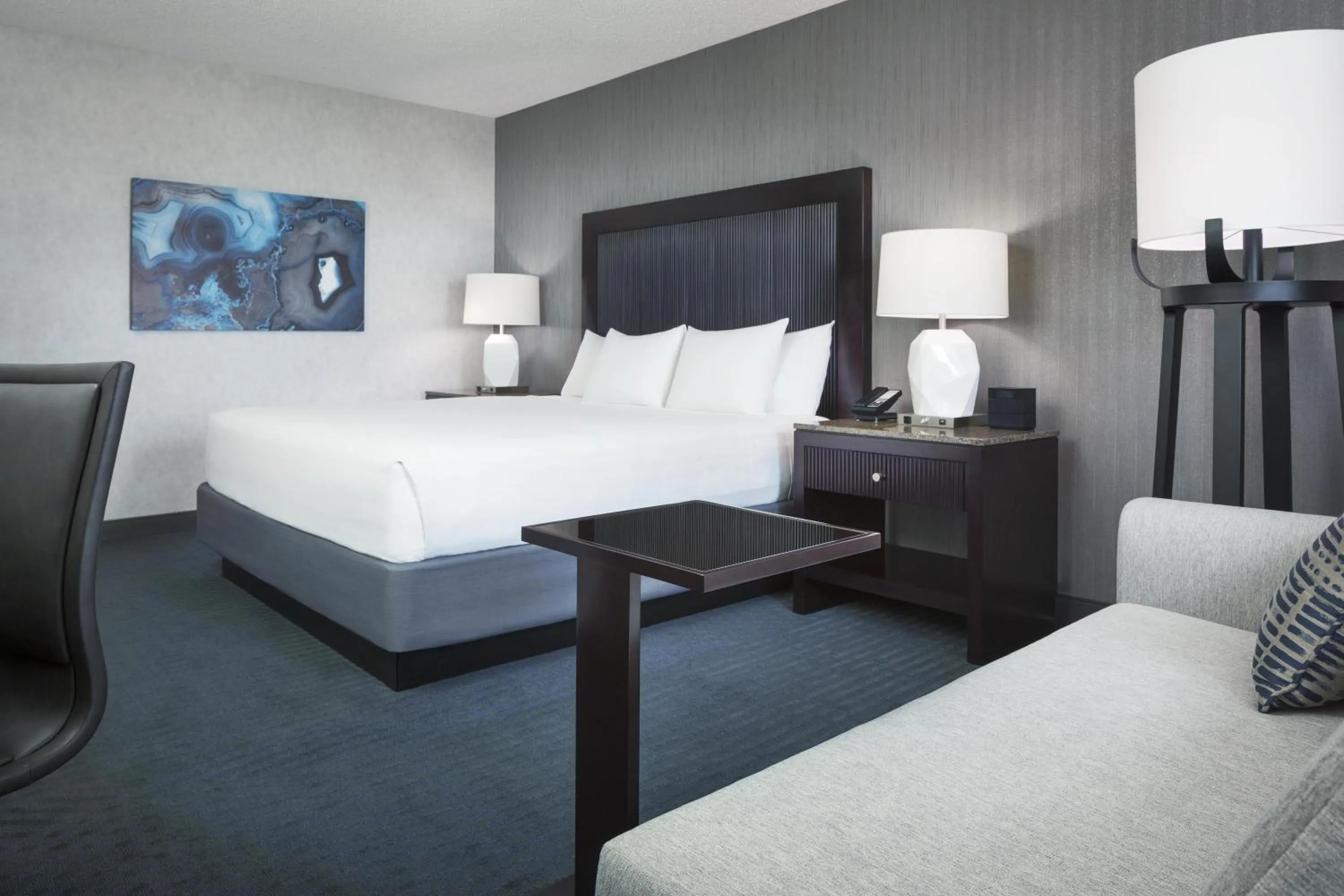 Bedroom, Bed in Hyatt Regency San Francisco Airport