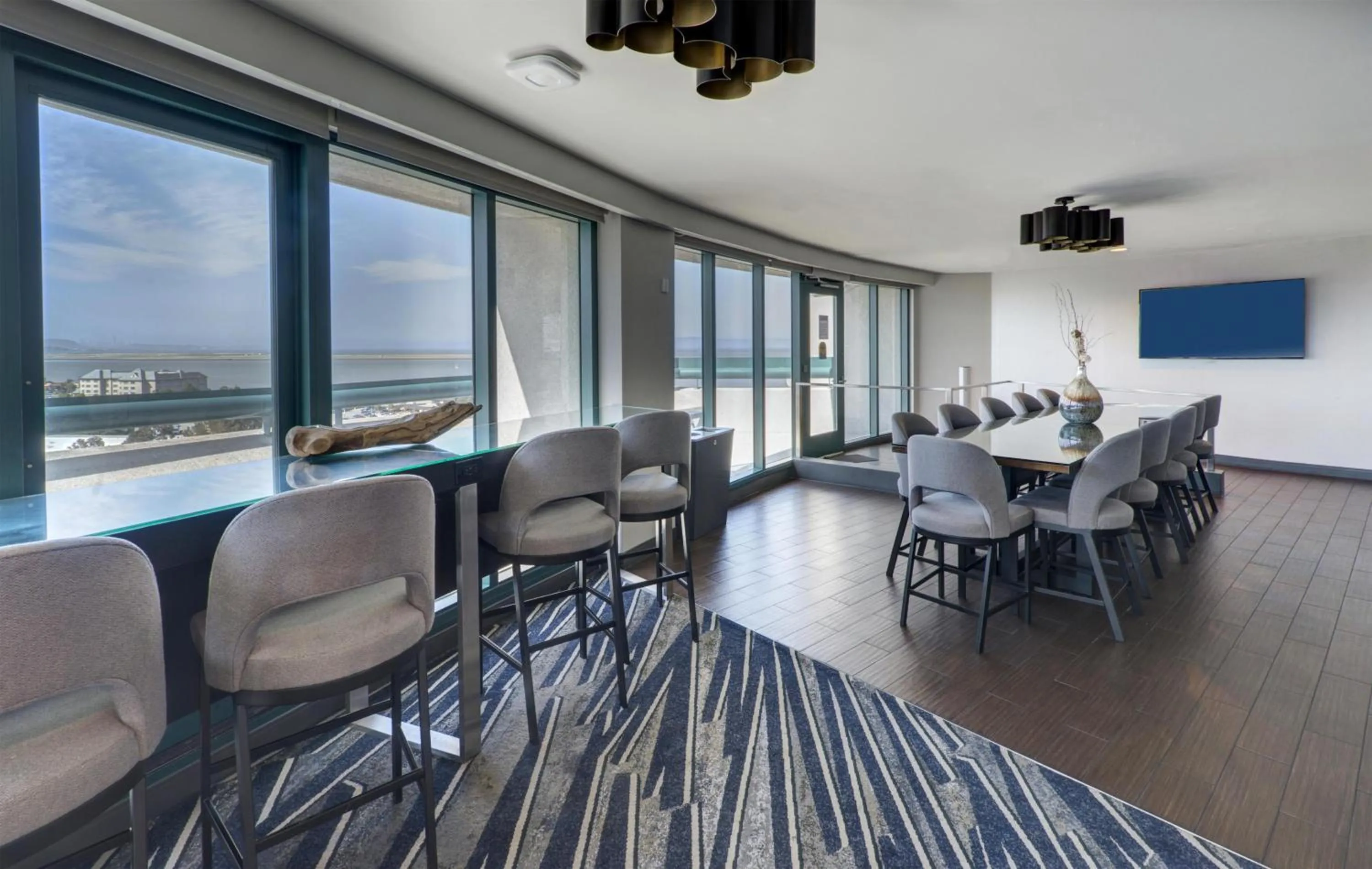 Lounge or bar in Hyatt Regency San Francisco Airport