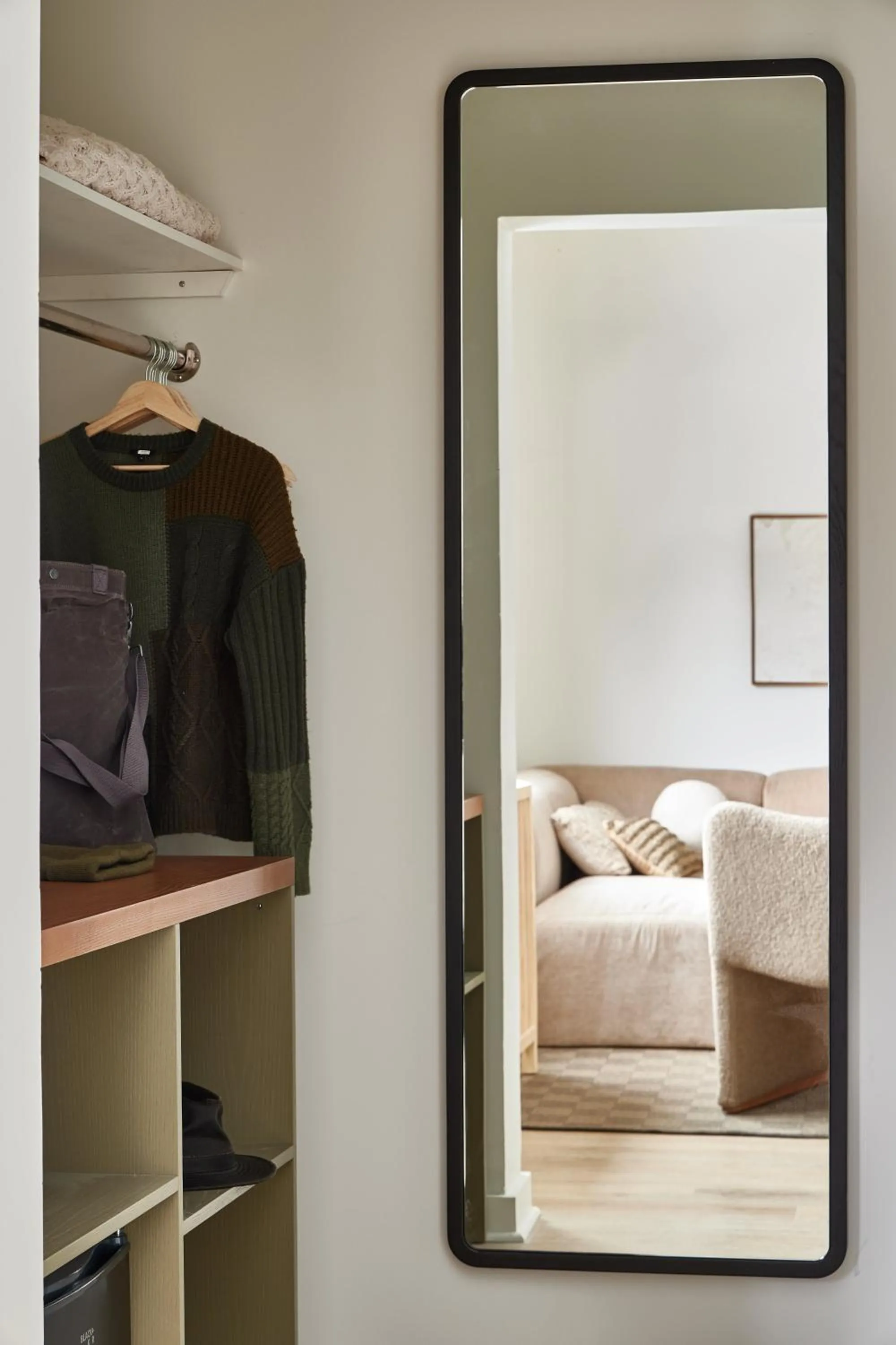 Decorative detail in Bluebird Lake Placid