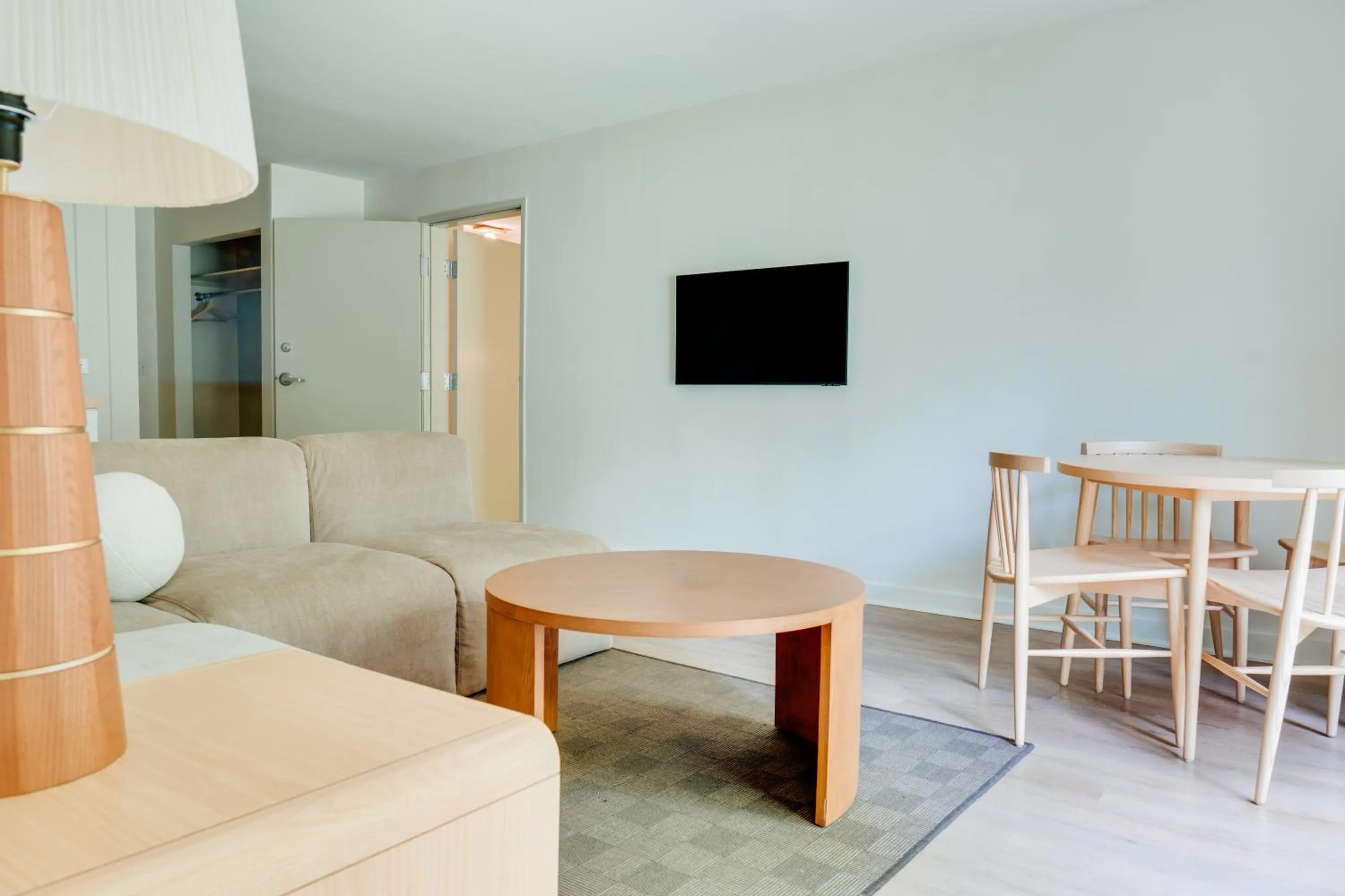 TV and multimedia in Bluebird Lake Placid