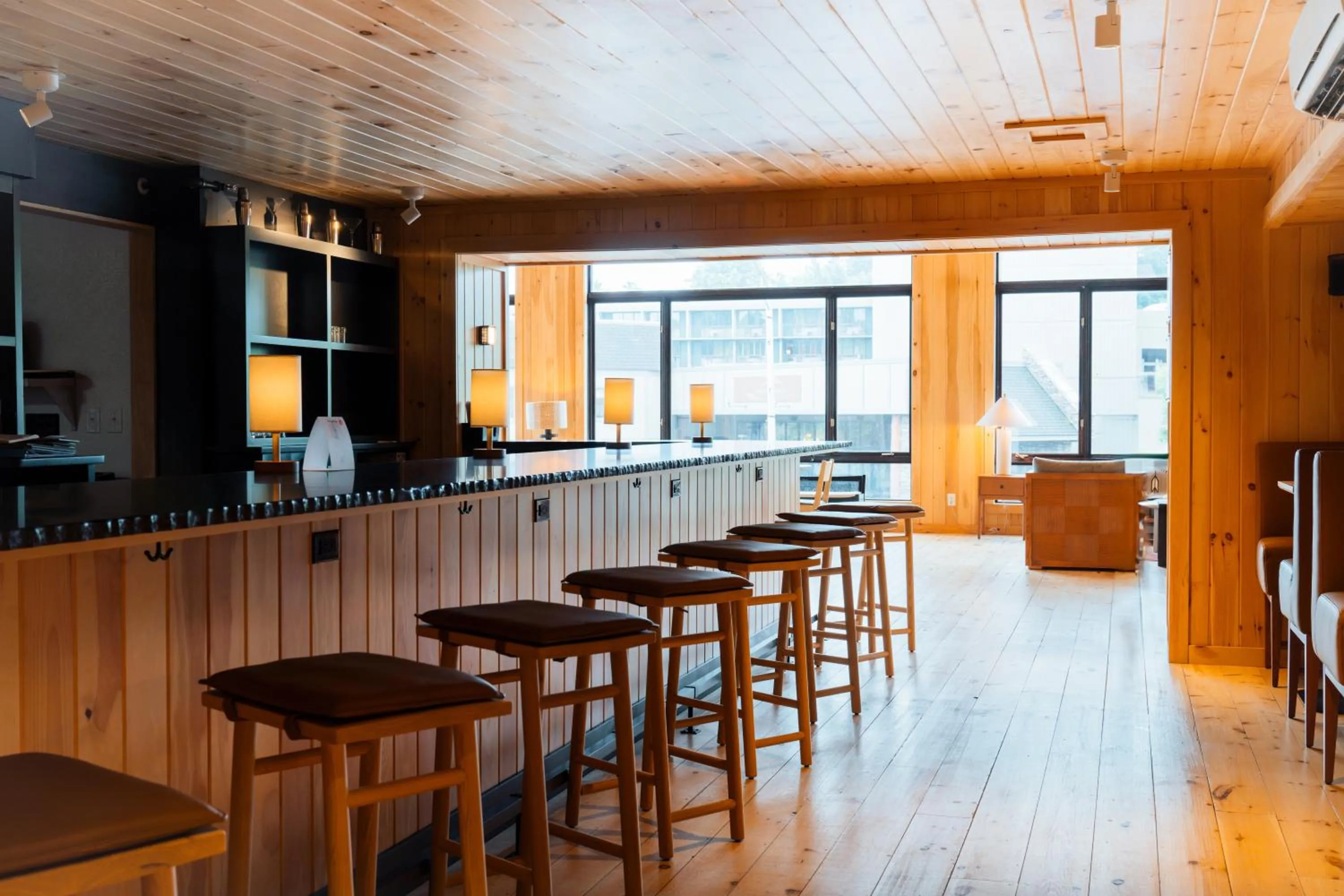 Lounge or bar in Bluebird Lake Placid