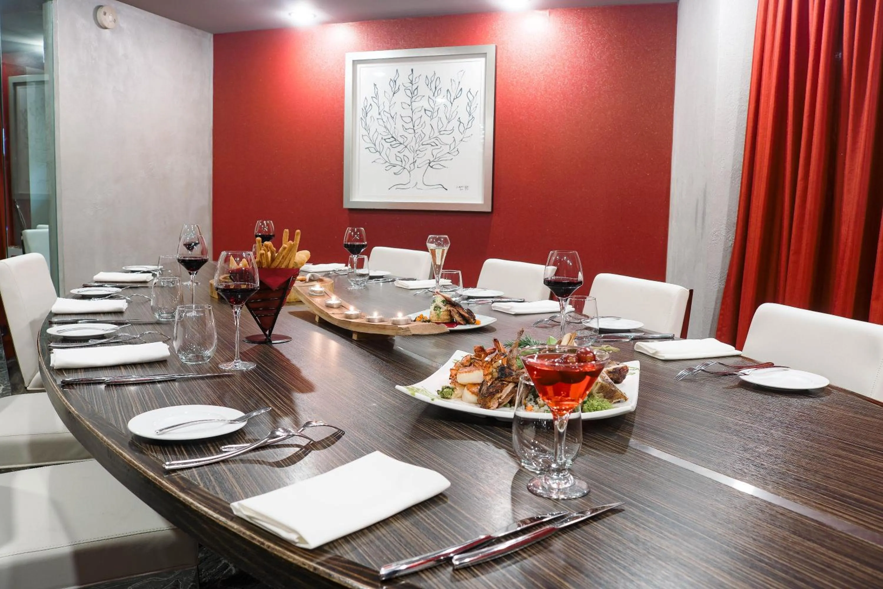 Restaurant/places to eat in Sterling Inn & Spa