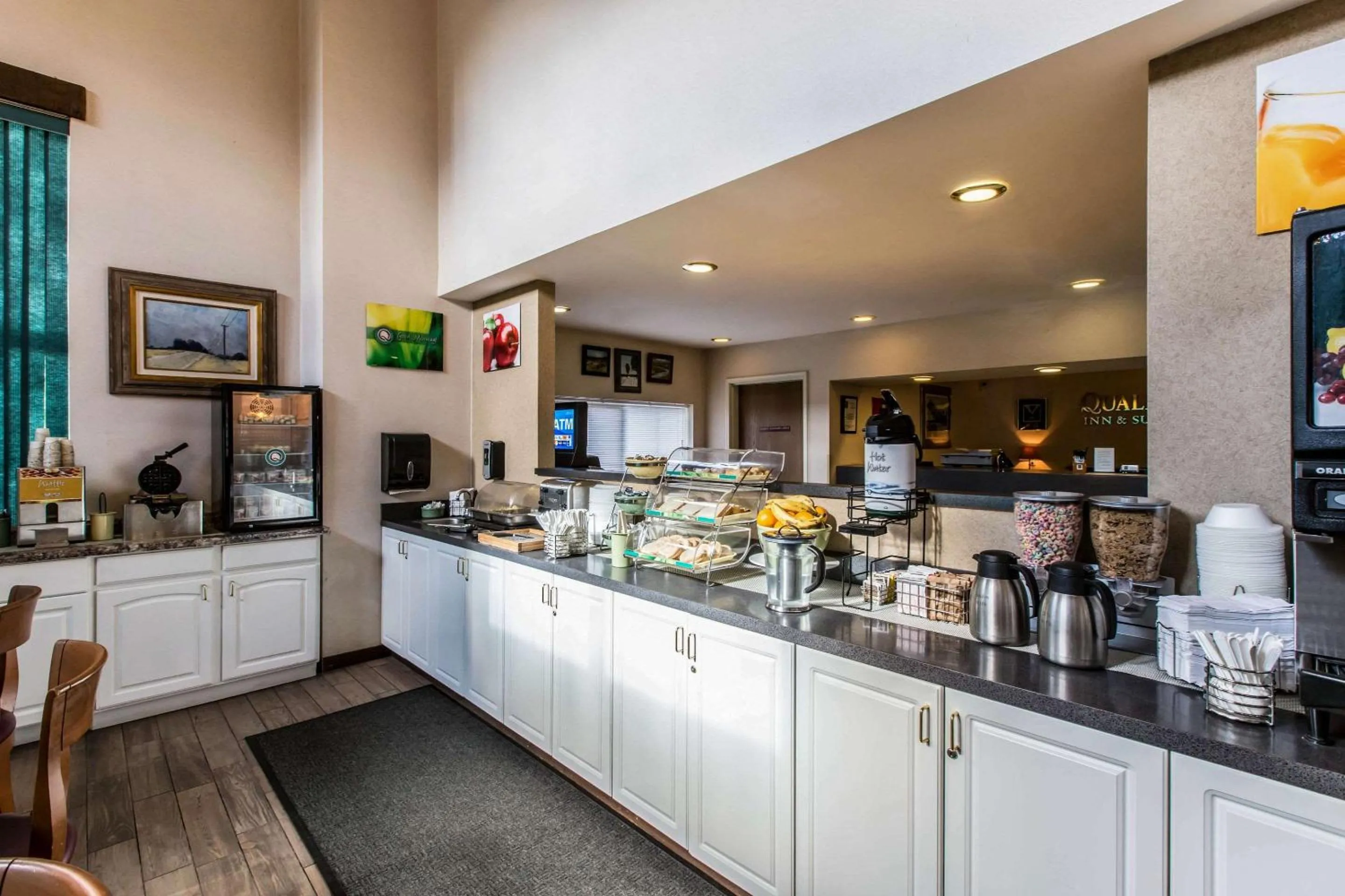 Restaurant/places to eat in Quality Inn and Suites Silverthorne - Copper Mountain