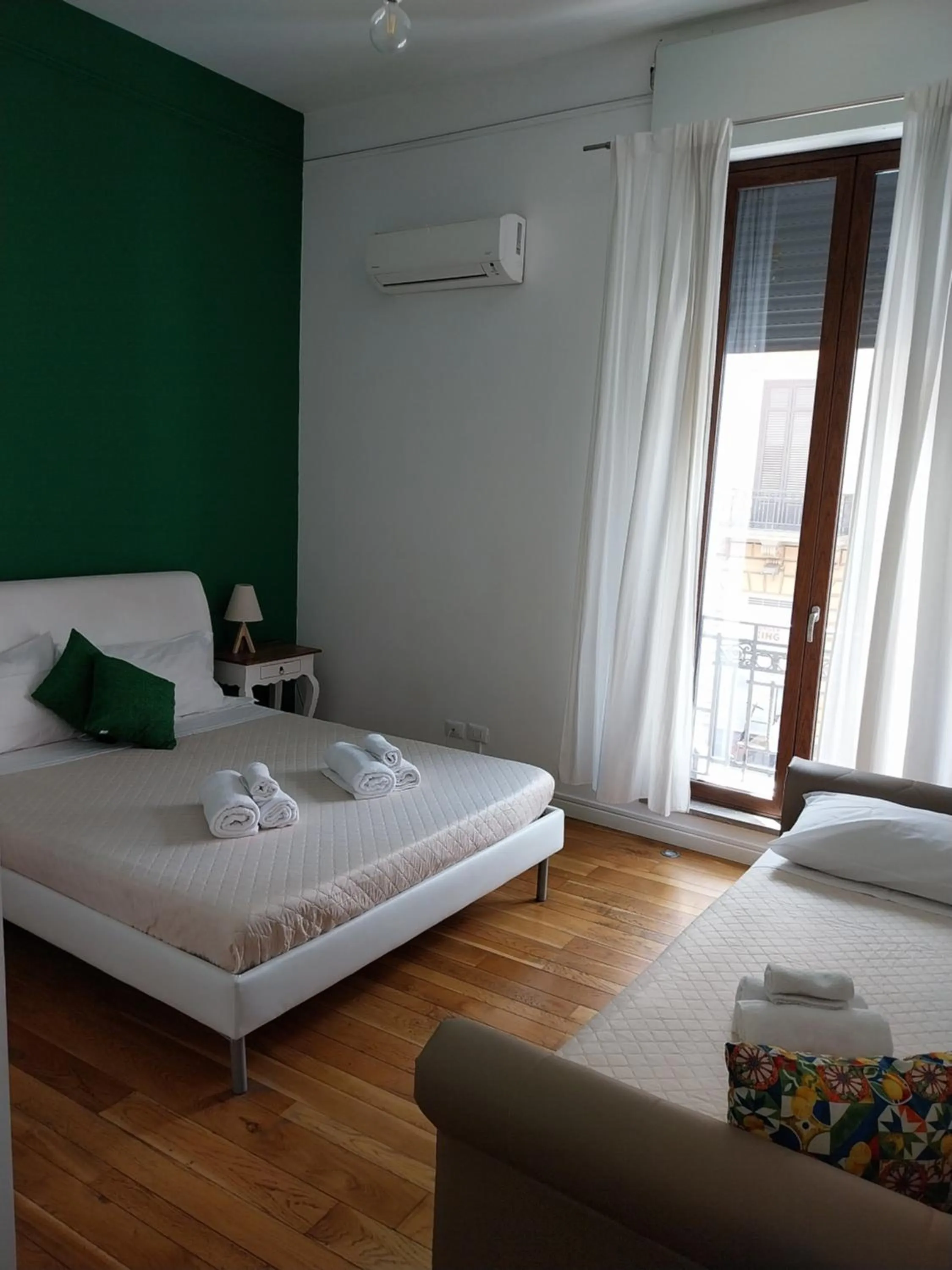 Bedroom, Bed in 315 Via Roma Rooms centro