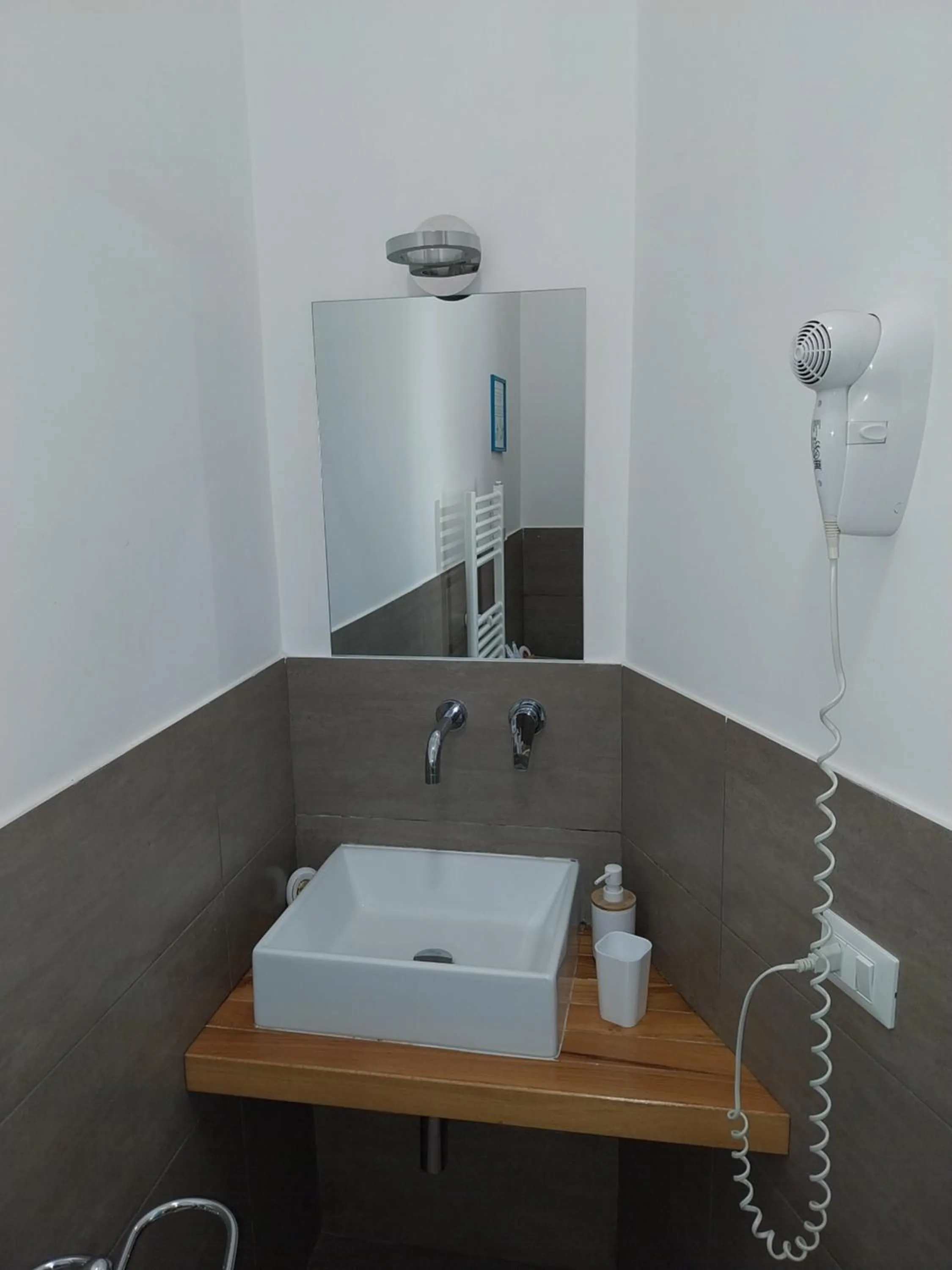 Bathroom in 315 Via Roma Rooms centro