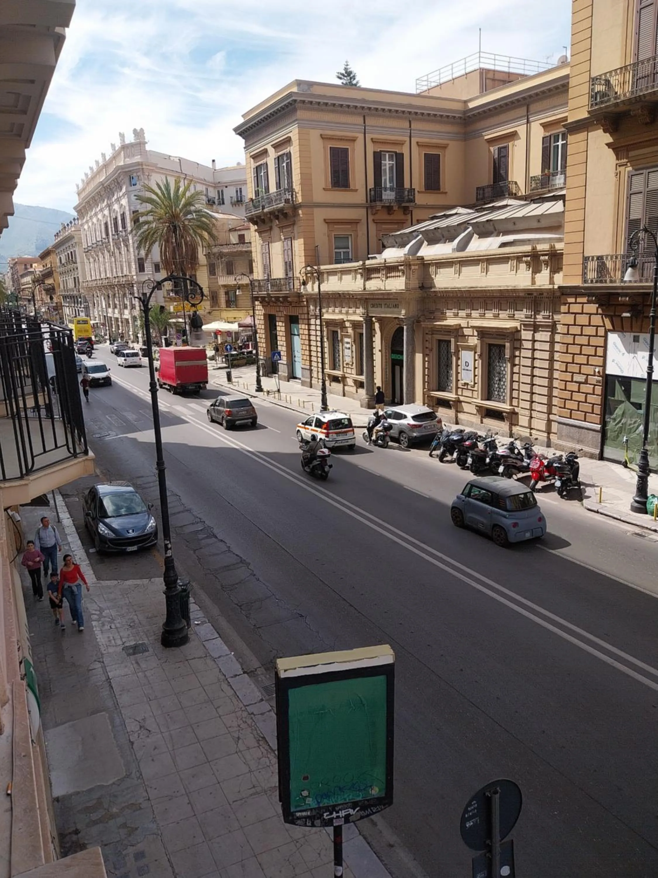 Day in 315 Via Roma Rooms centro