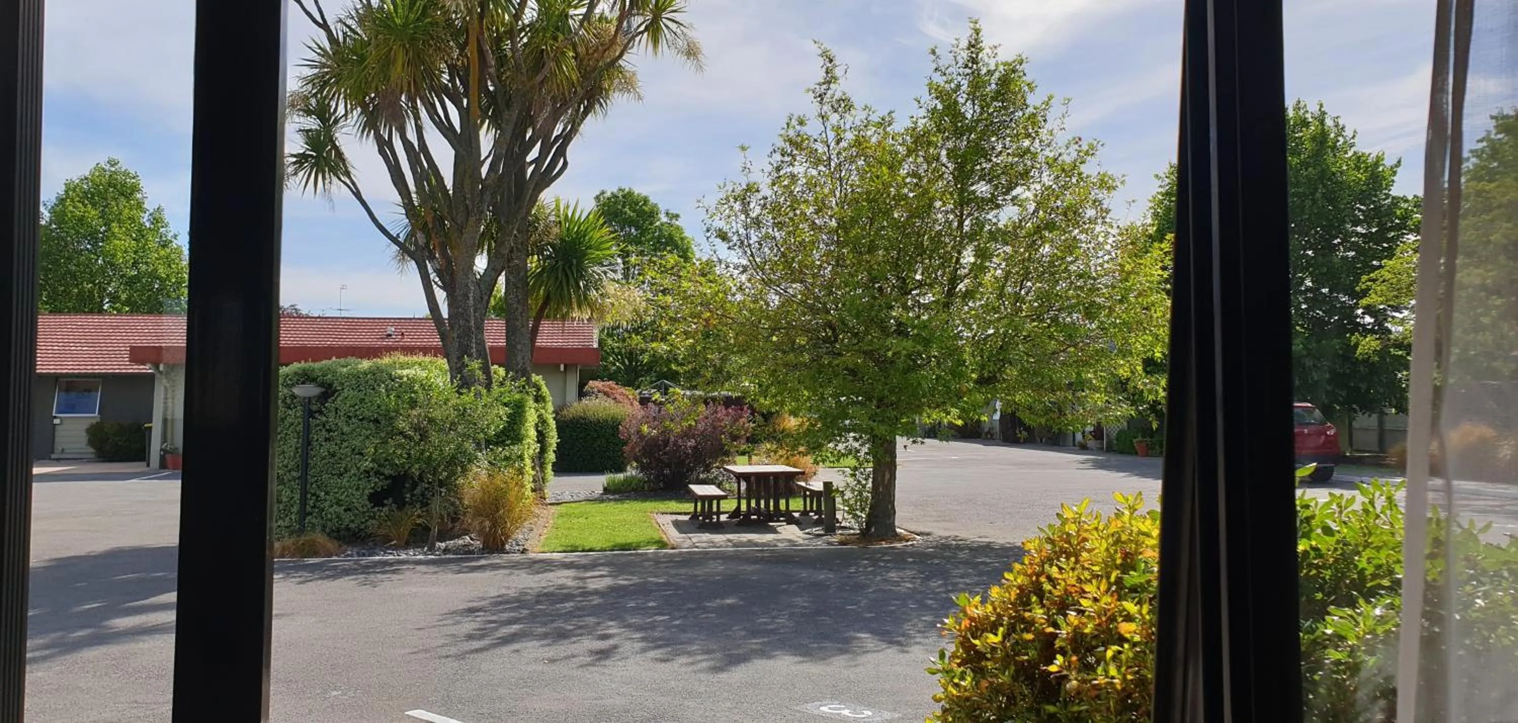 Garden in Commodore Motor Lodge