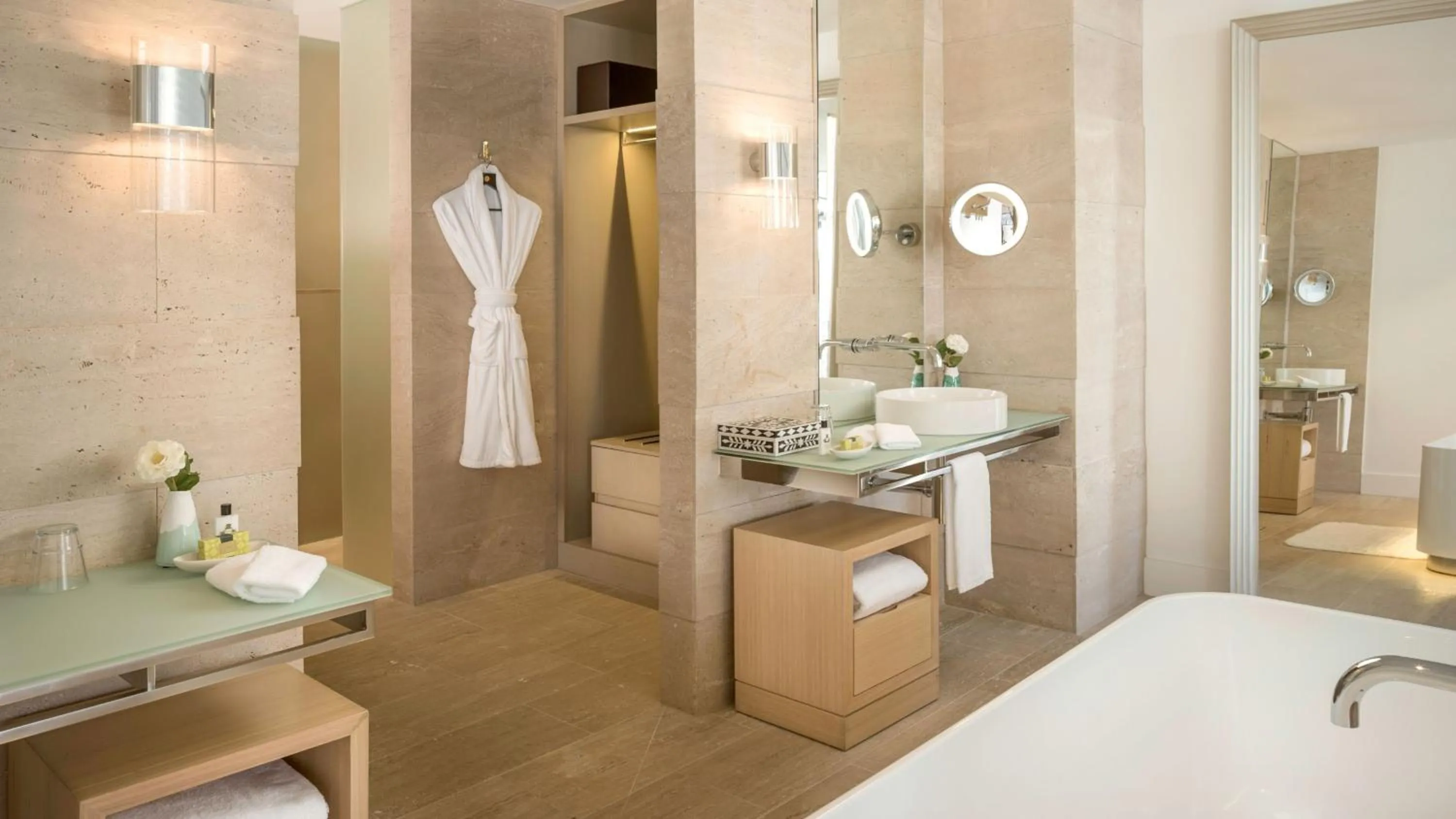 Bathroom in InterContinental Hayman Great Barrier Reef