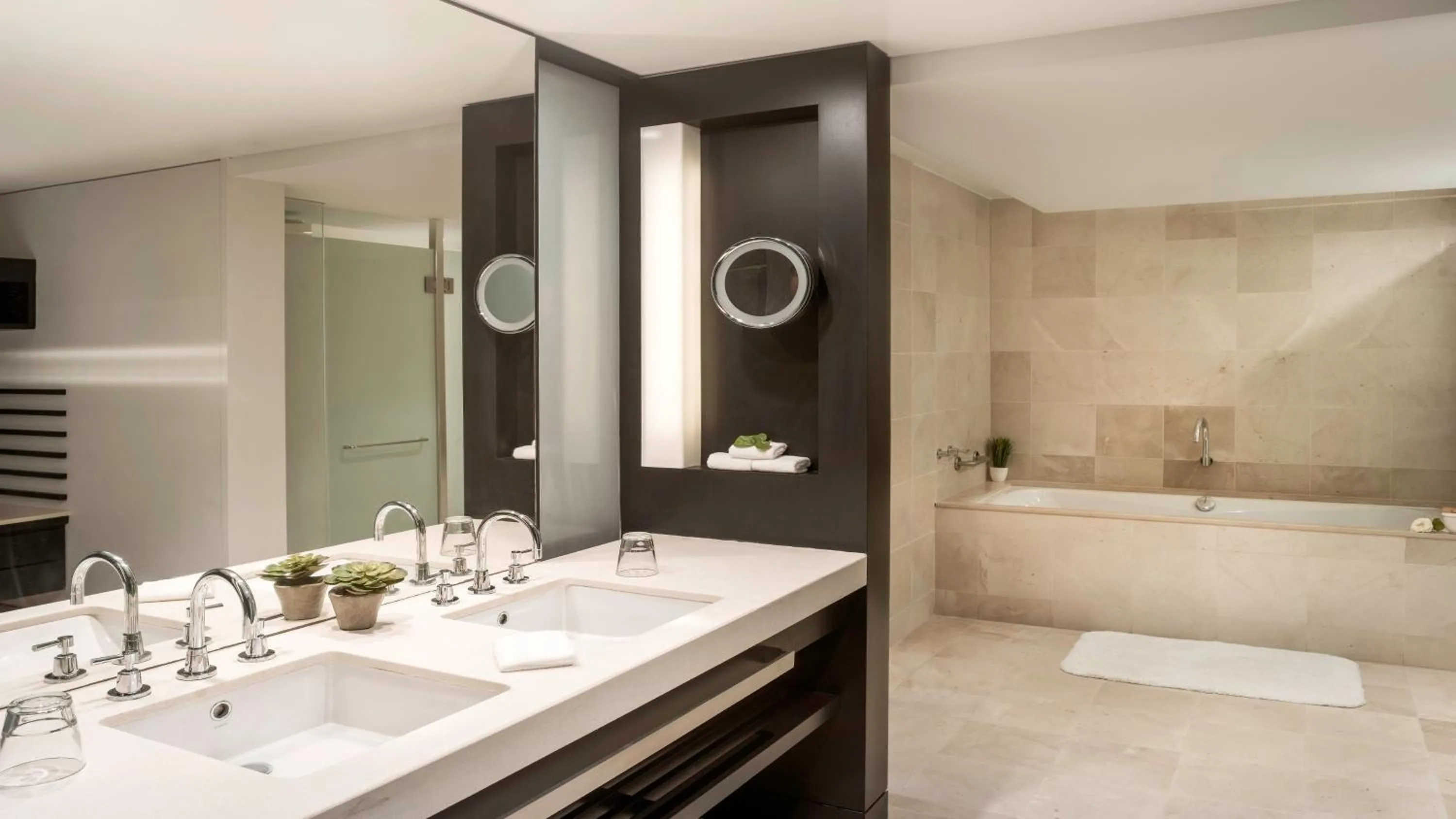 Bathroom in InterContinental Hayman Great Barrier Reef