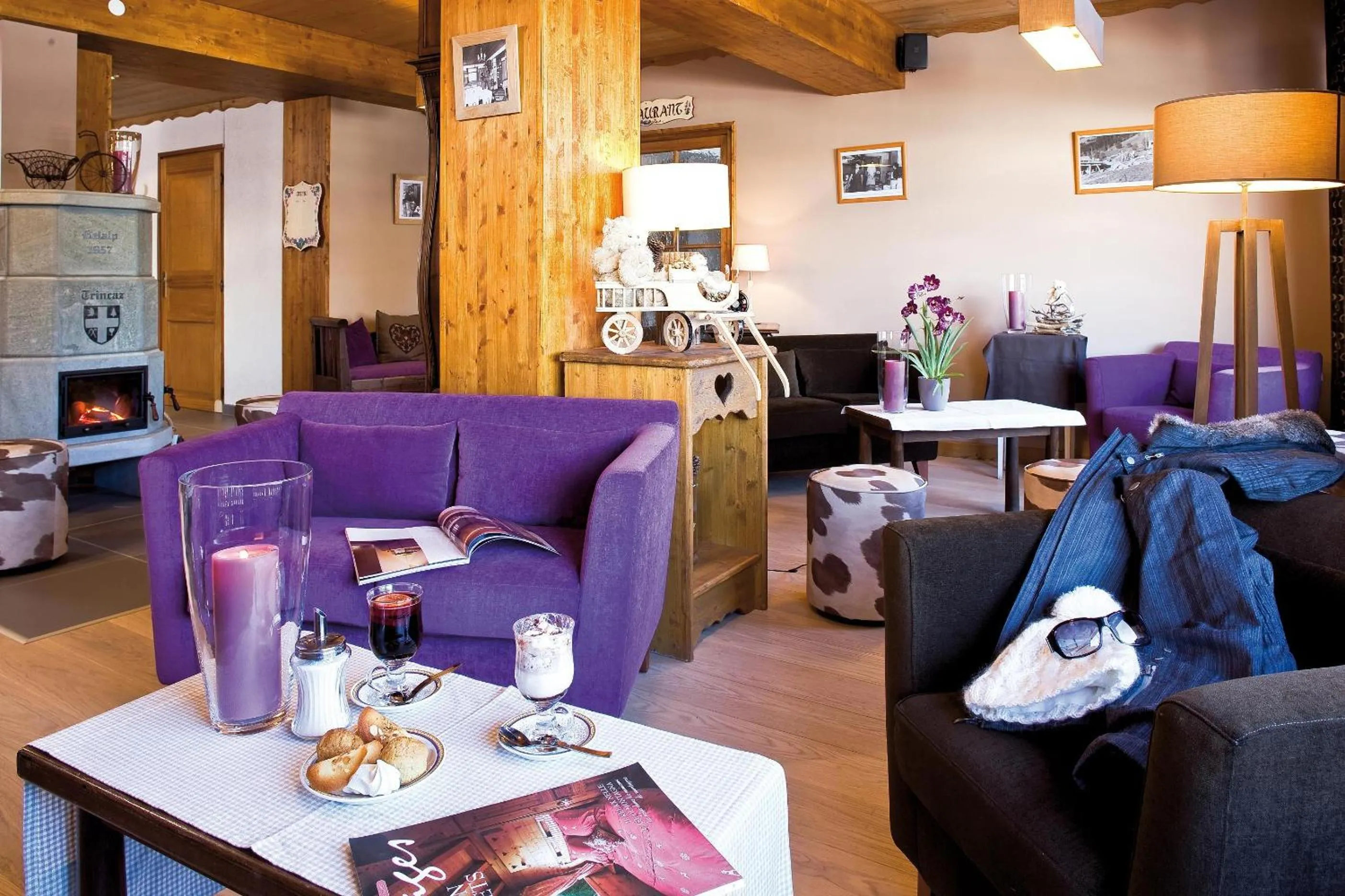 Lounge or bar in Hôtel Belalp