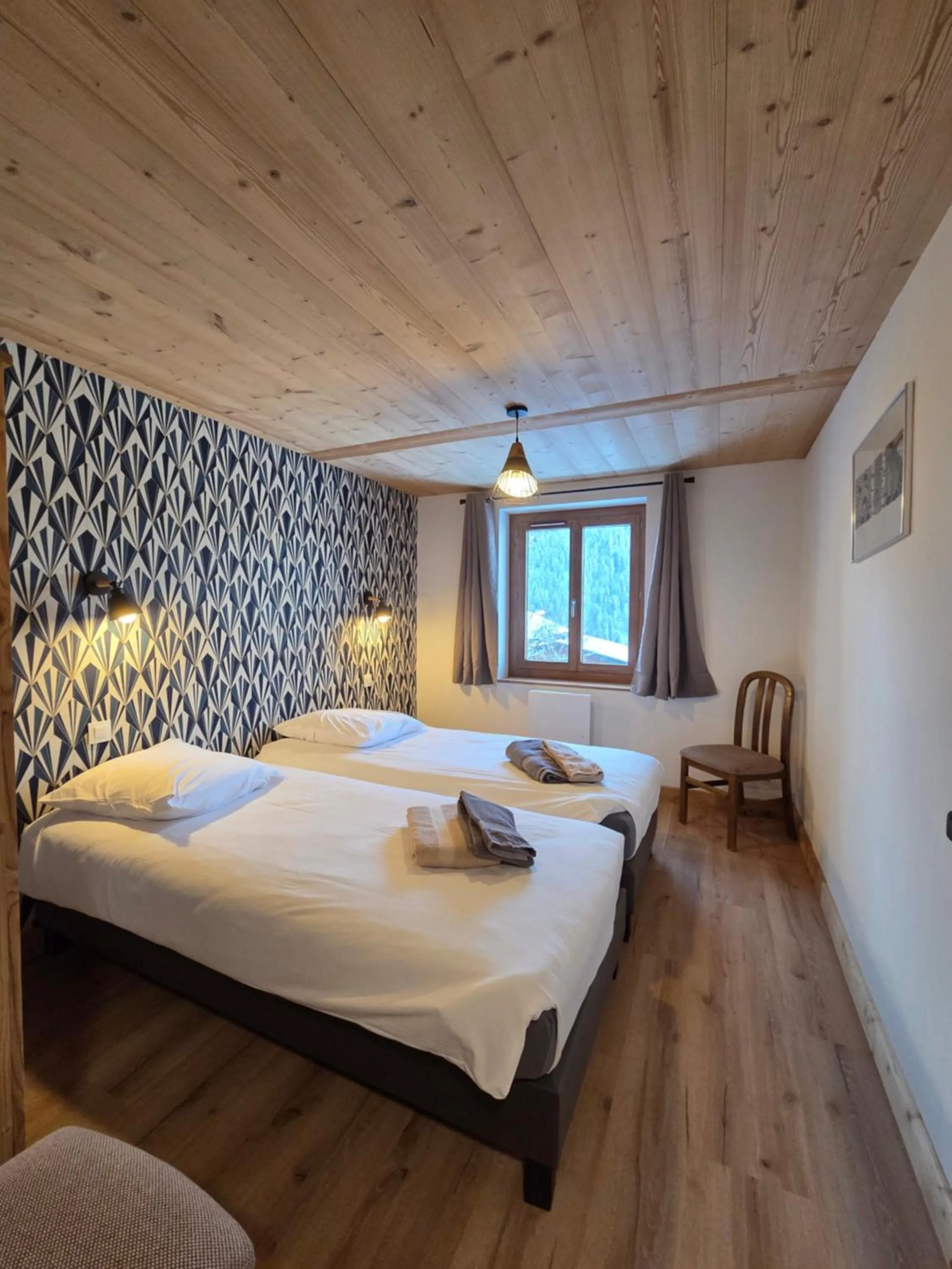 Photo of the whole room, Bed in Hôtel Belalp