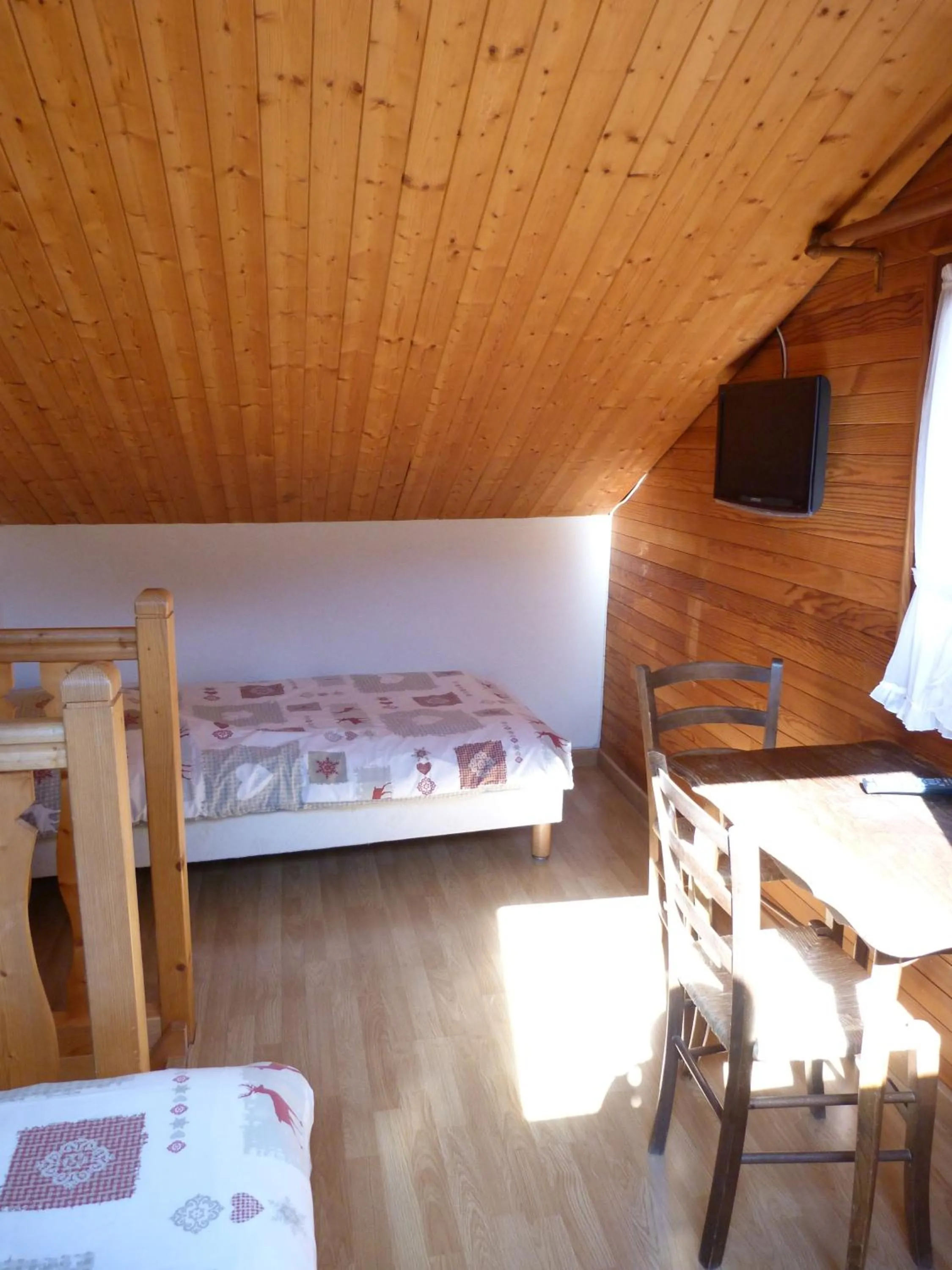 Photo of the whole room, Bed in Hôtel Belalp